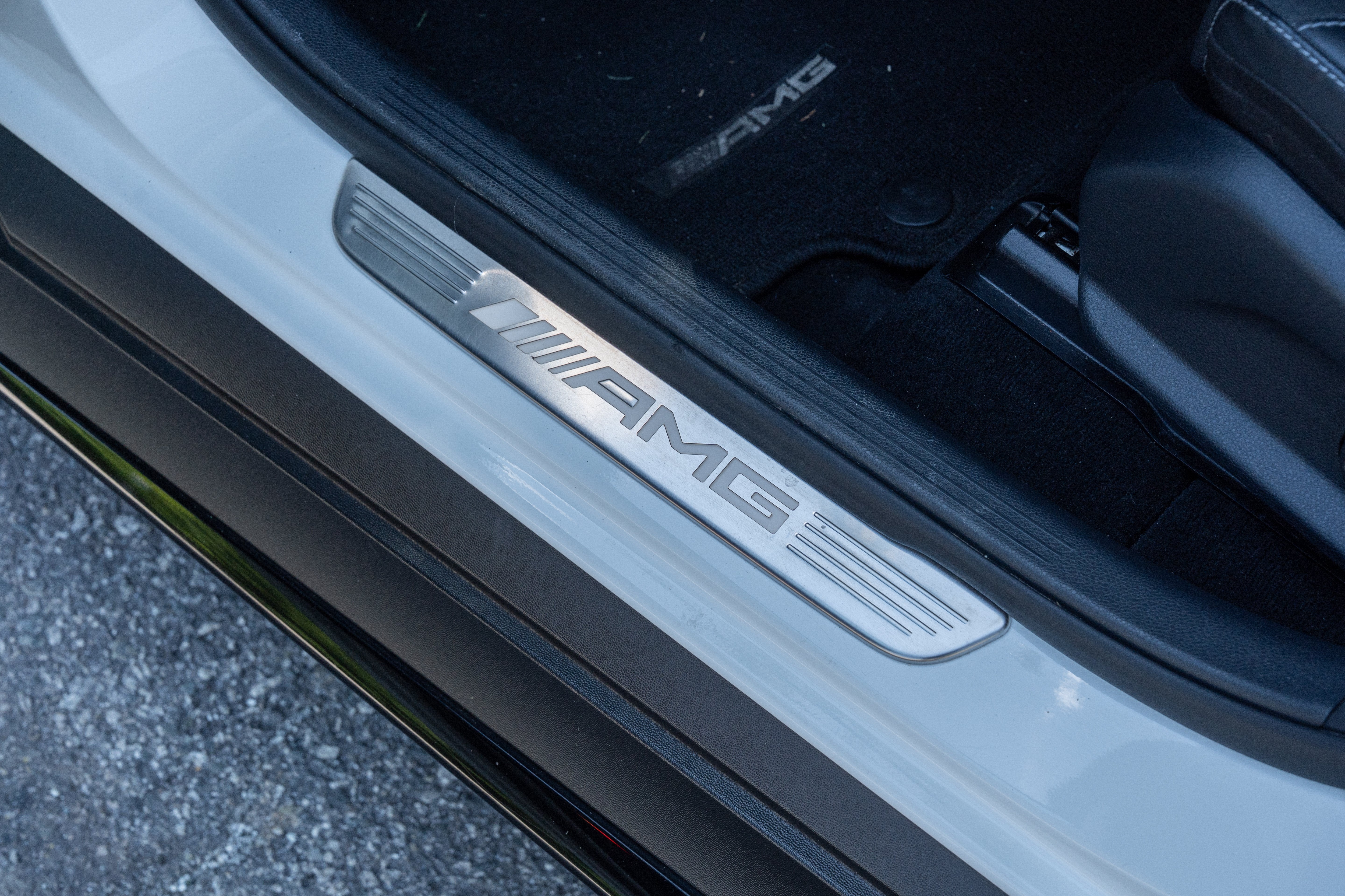 Used 2019 designo Diamond White Metallic Mercedes-Benz AMG® 63 4MATIC+ image 14