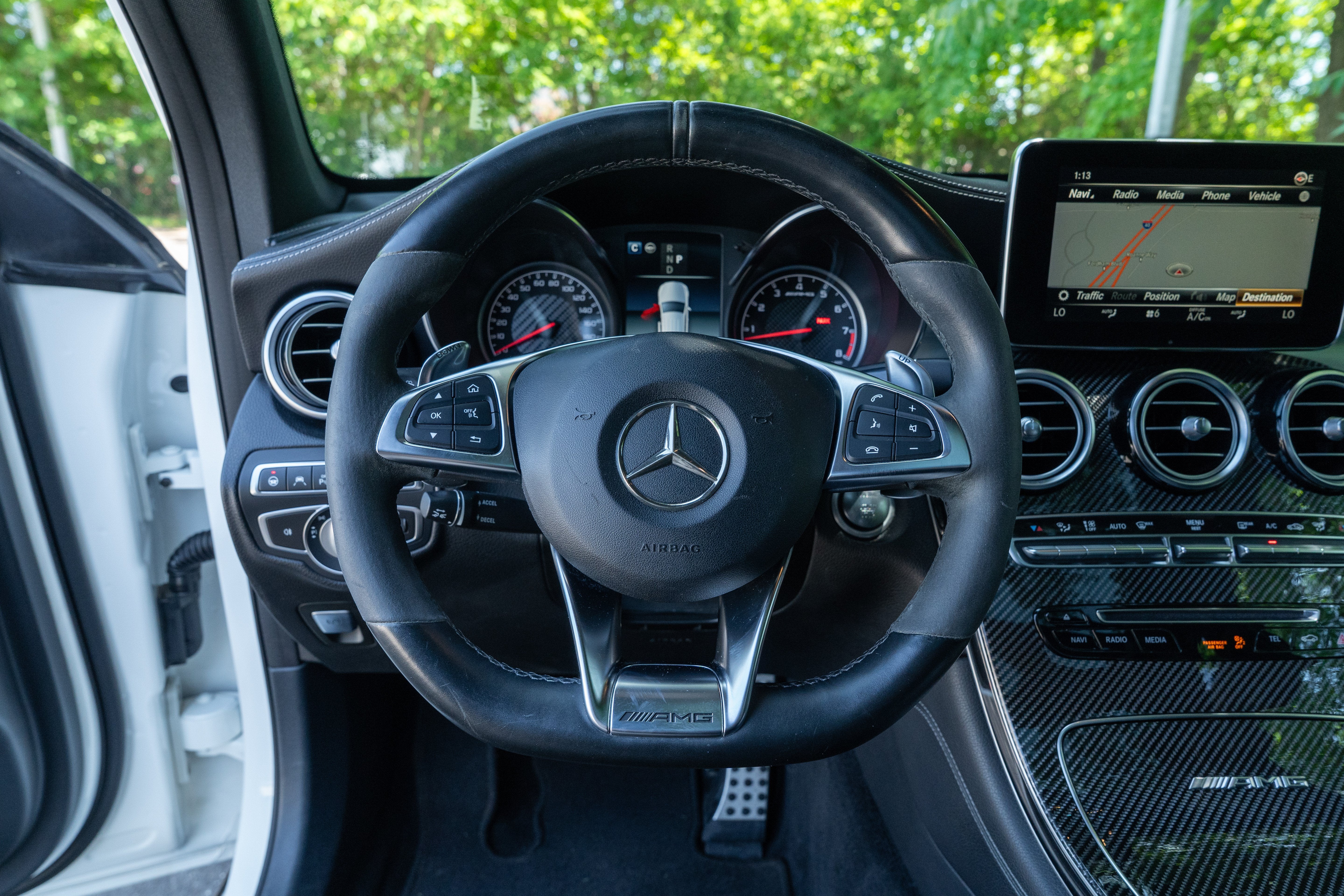 Used 2019 designo Diamond White Metallic Mercedes-Benz AMG® 63 4MATIC+ image 16