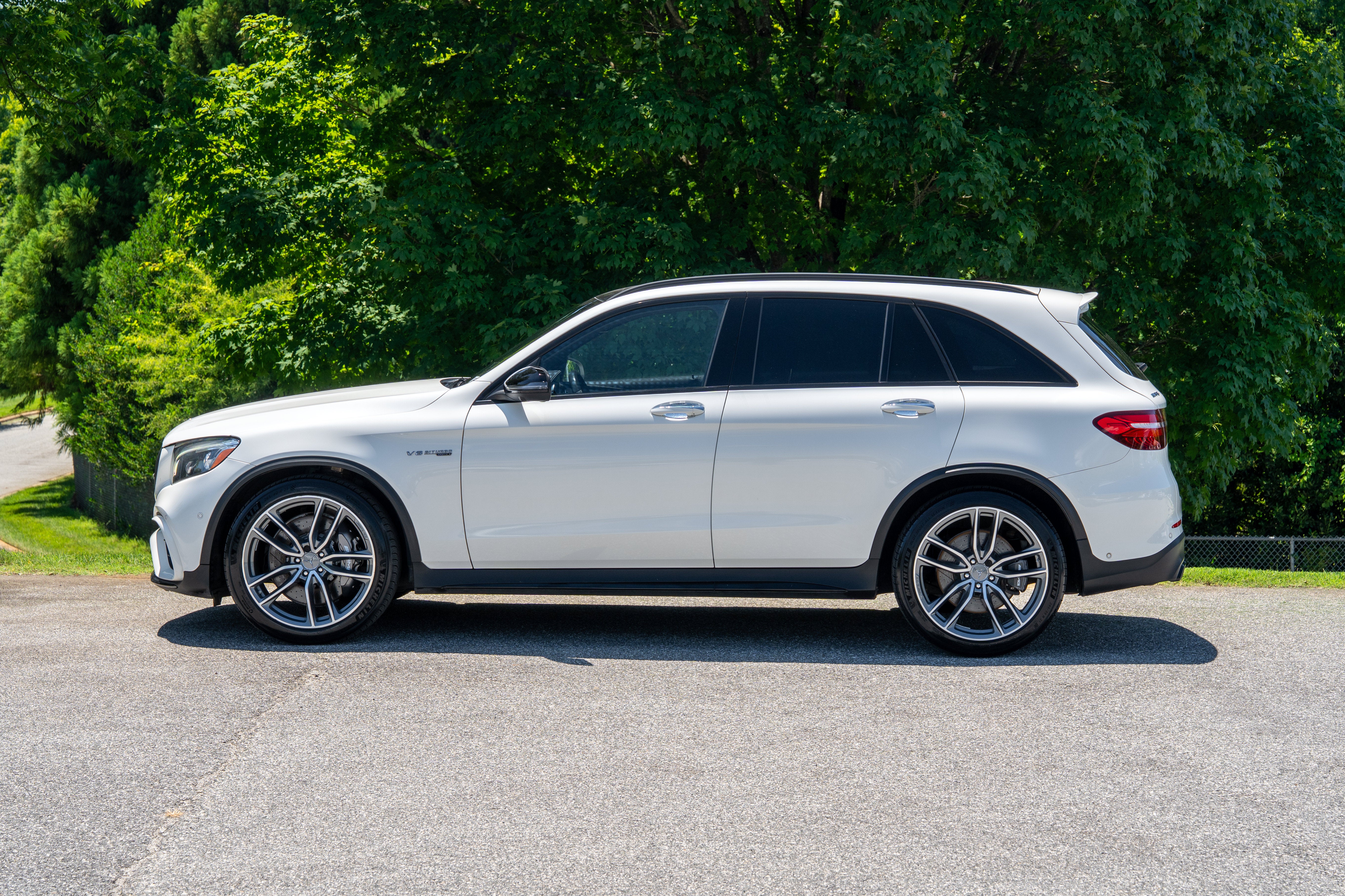 Used 2019 designo Diamond White Metallic Mercedes-Benz AMG® 63 4MATIC+ image 5