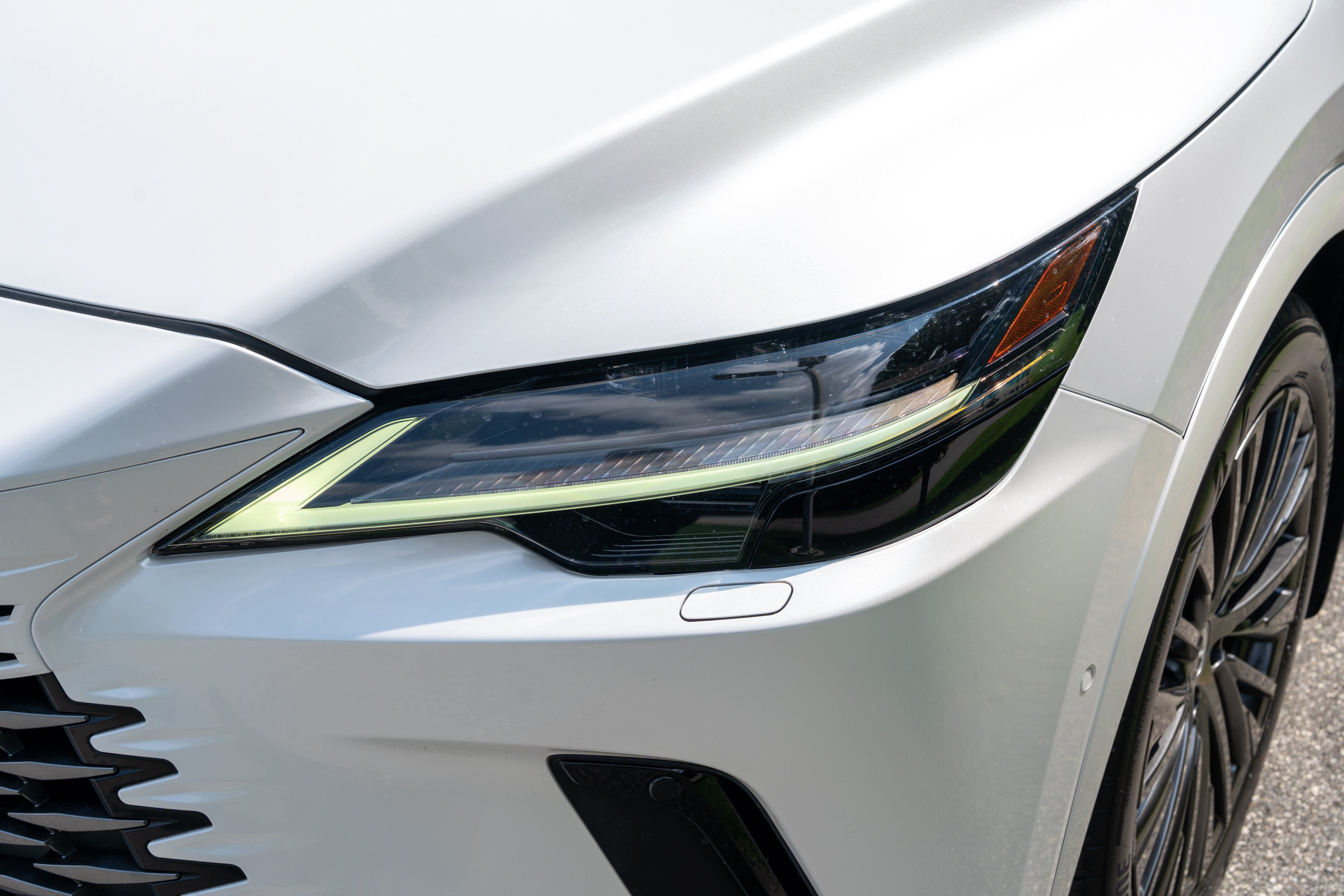 Used 2023 Eminent White Pearl Lexus 350 Luxury image 4