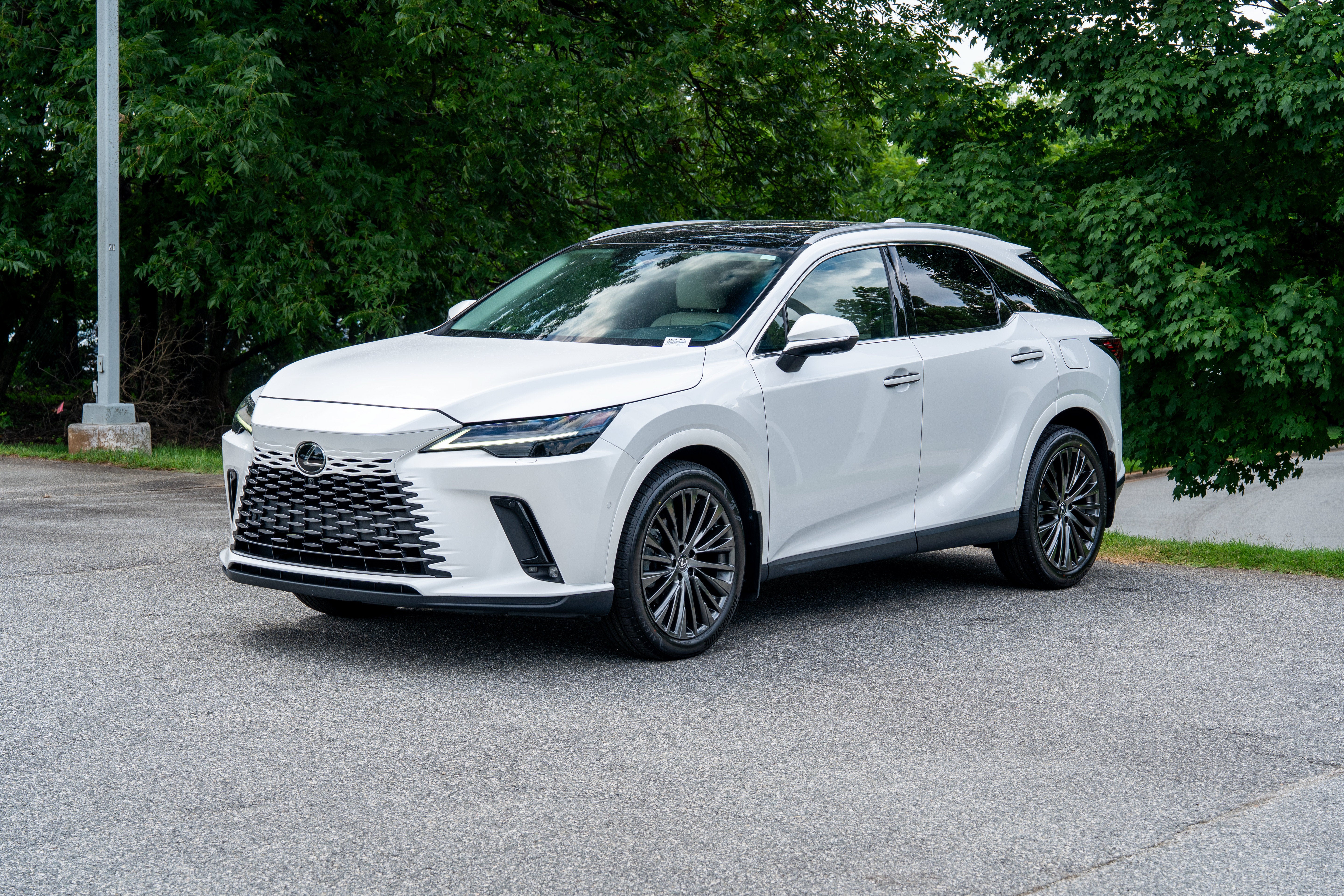 Used 2023 Eminent White Pearl Lexus 350 Luxury image 3