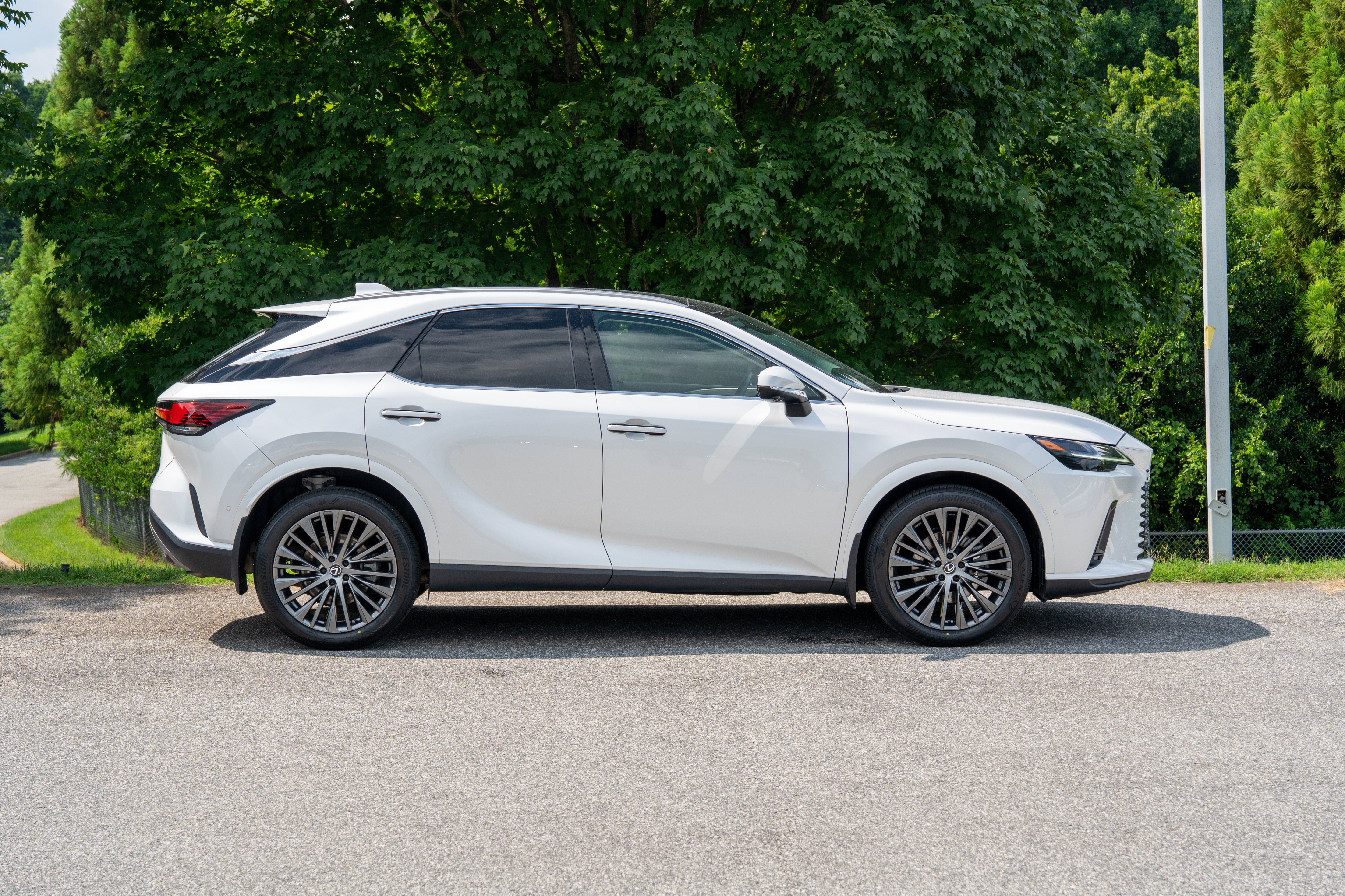 Used 2023 Eminent White Pearl Lexus 350 Luxury image 9