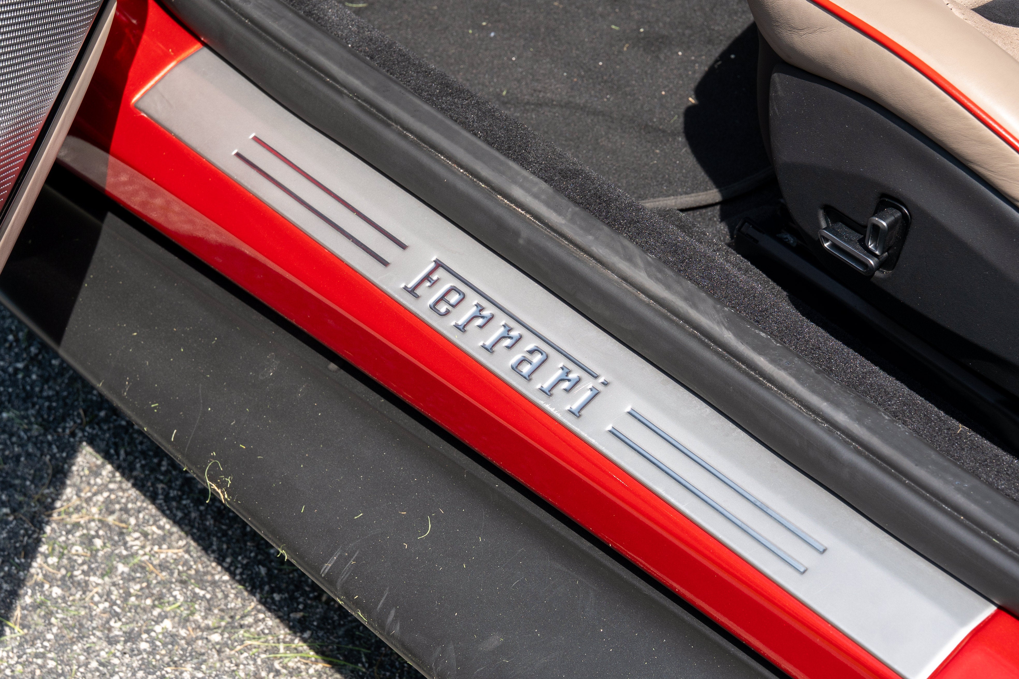 Certified Used 2024 Rosso Imola Ferrari  image 28