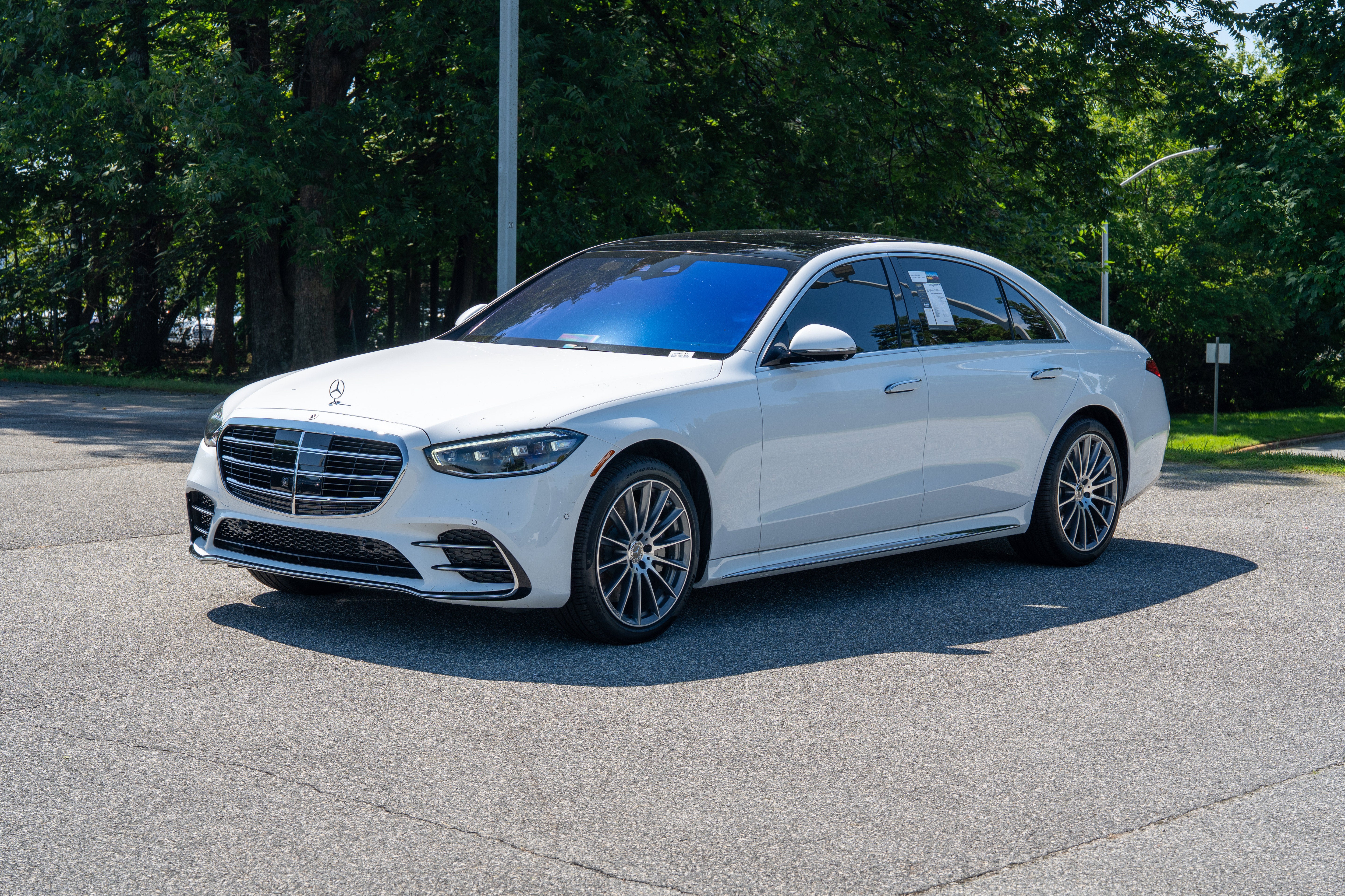Used 2025 Manufaktur Moonli Mercedes-Benz S 580 4MATIC® image 3