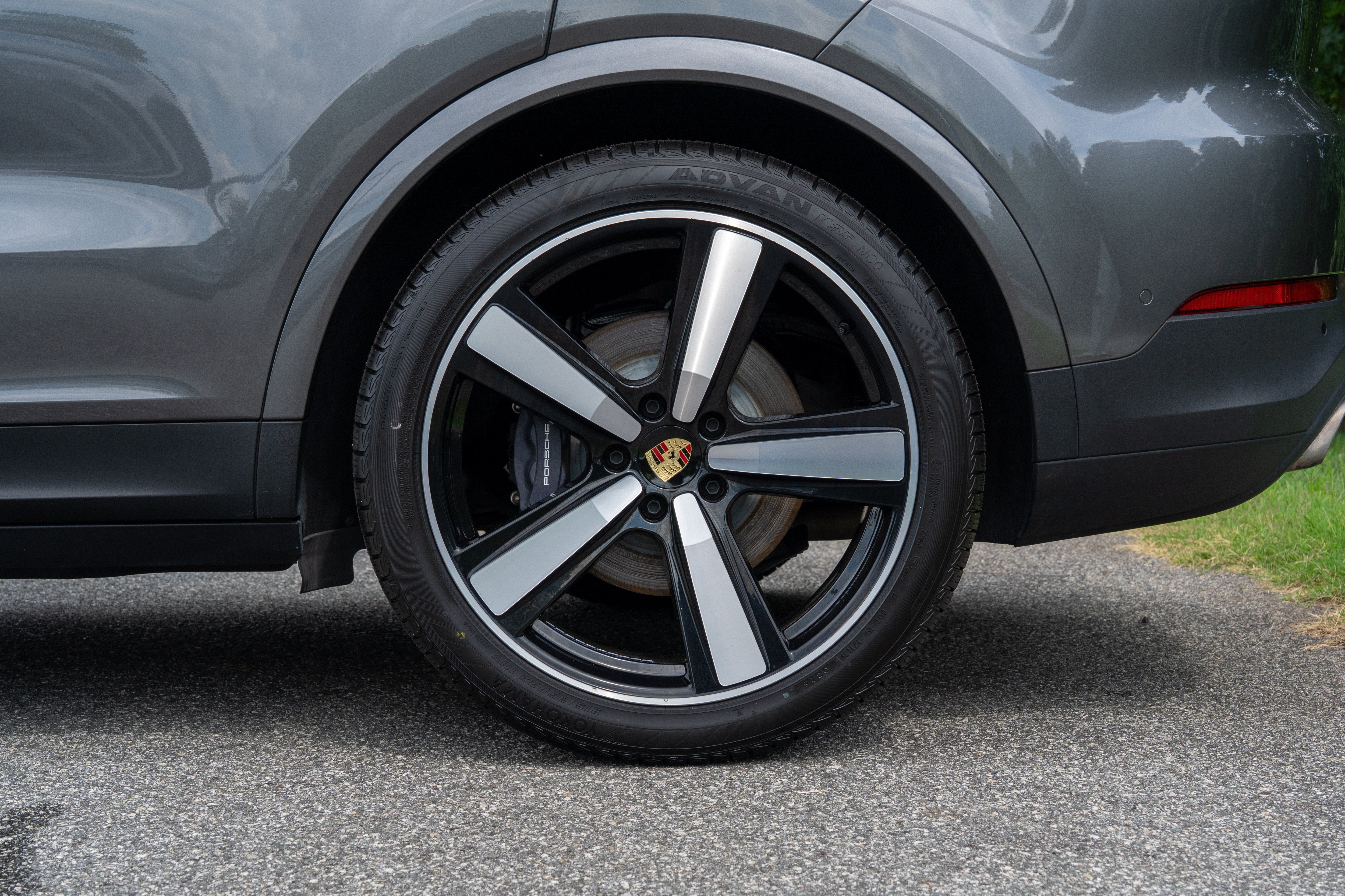 Used 2024 Quartzite Grey Metallic Porsche Base image 12