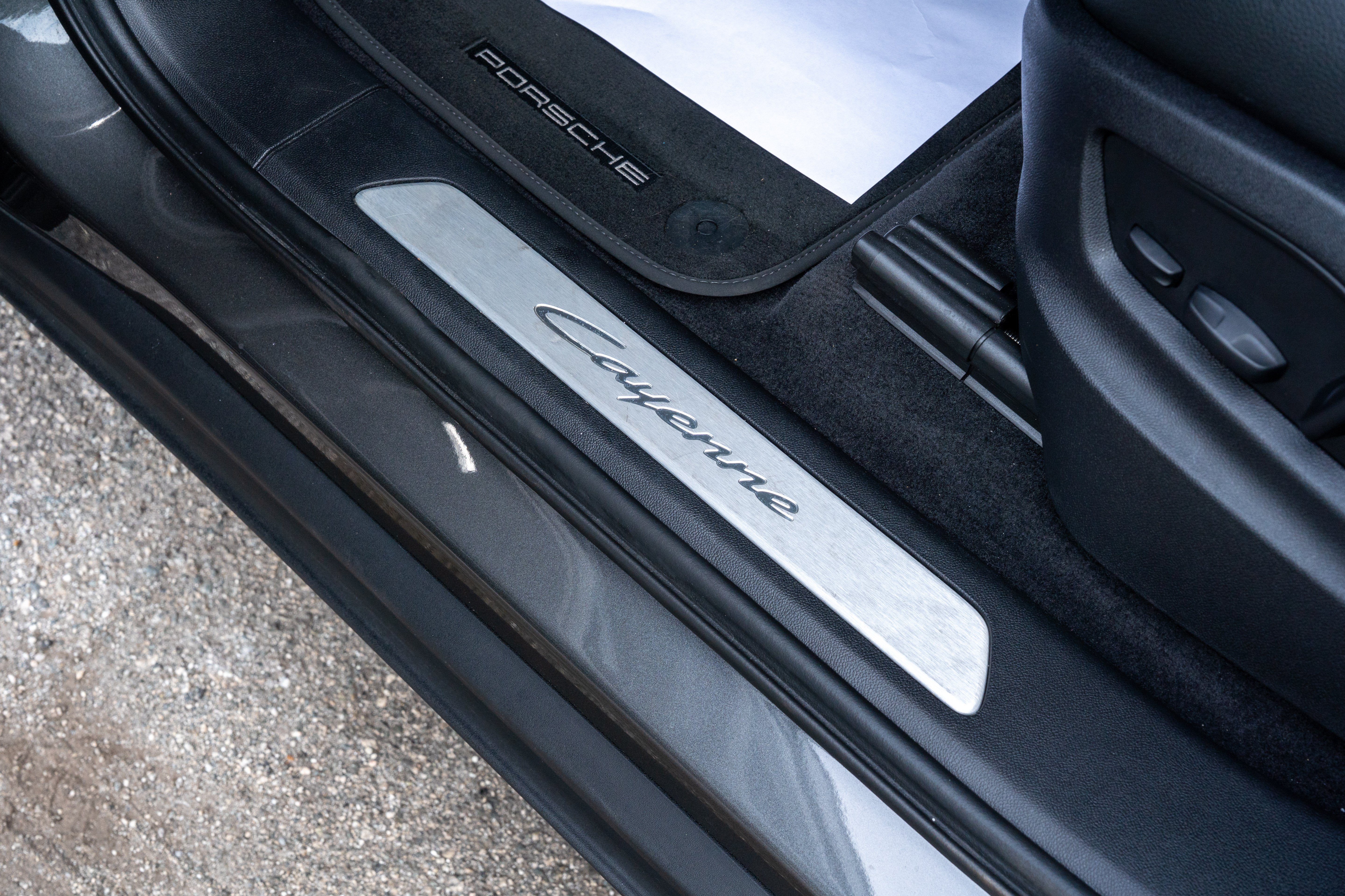 Used 2024 Quartzite Grey Metallic Porsche Base image 23