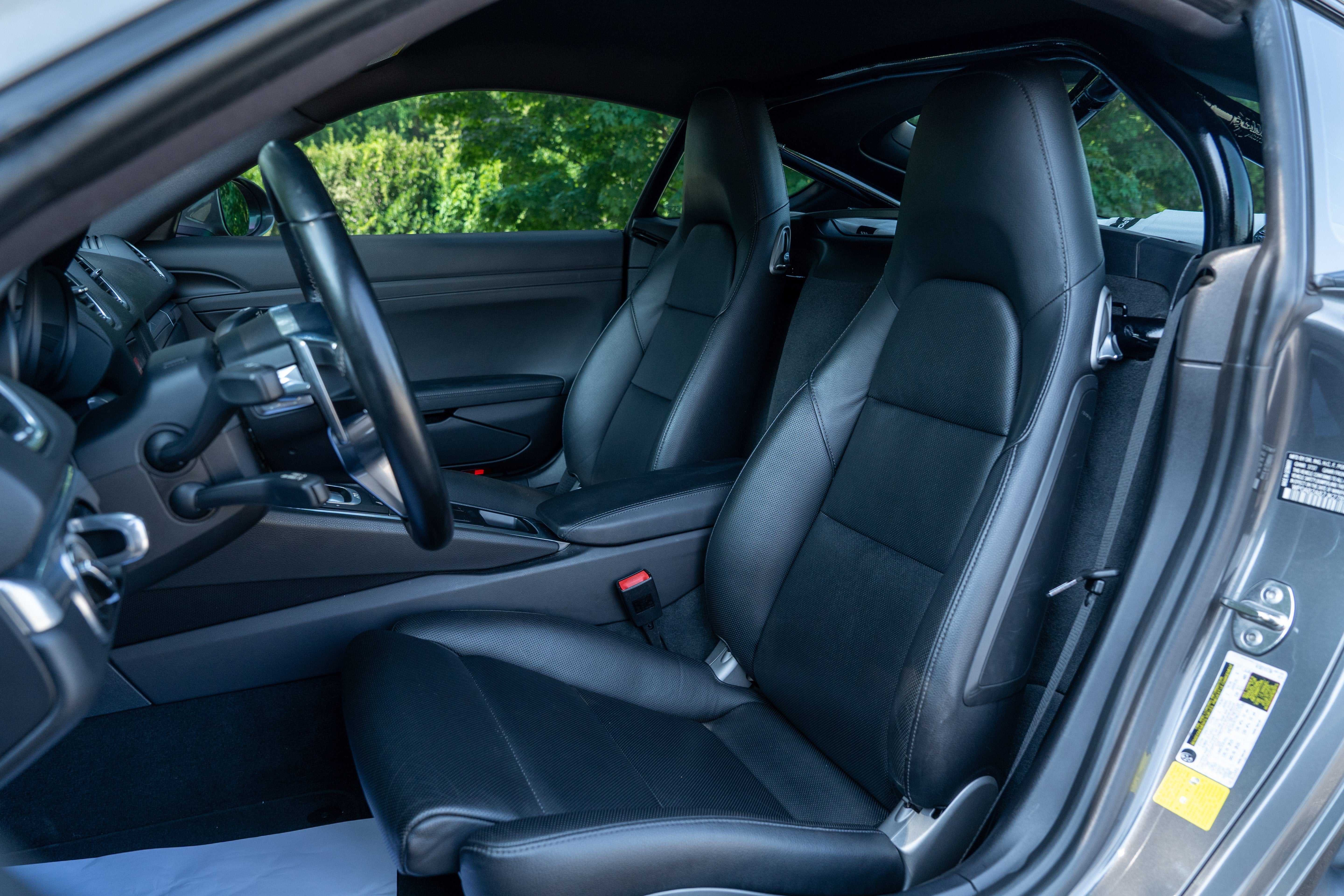 Used 2018 Night Blue Metallic Porsche S image 5