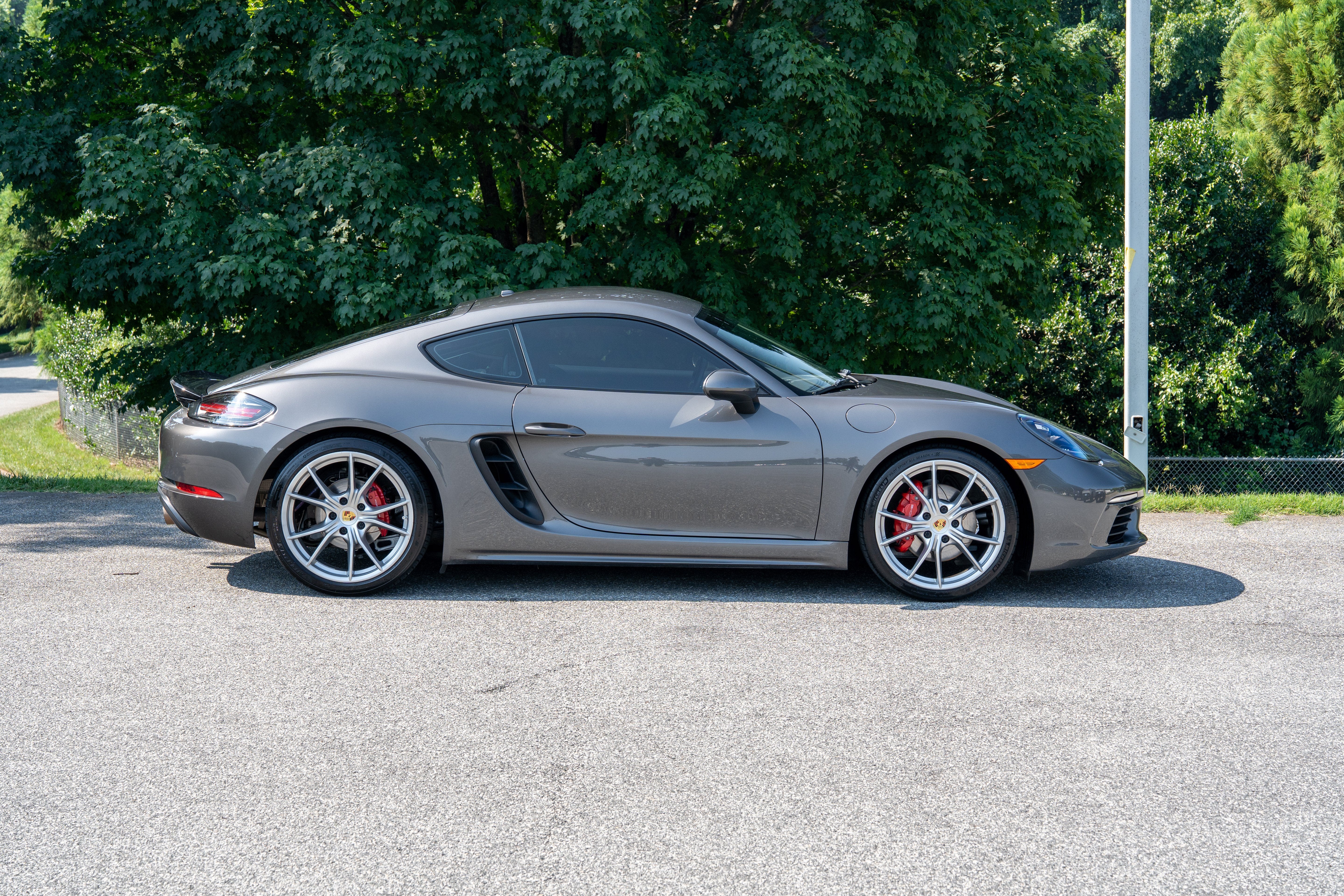 Used 2018 Night Blue Metallic Porsche S image 8