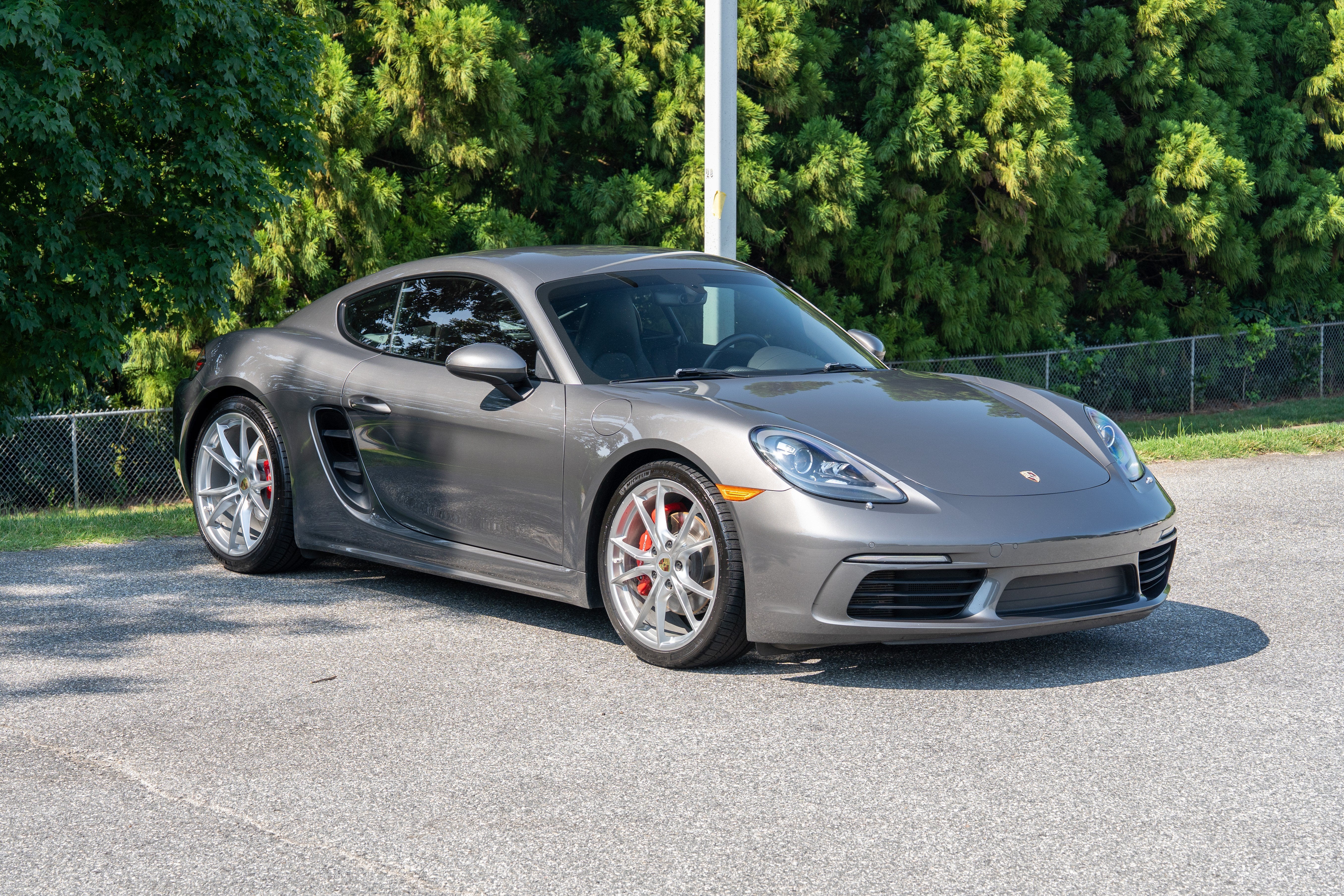 Used 2018 Night Blue Metallic Porsche S image 9