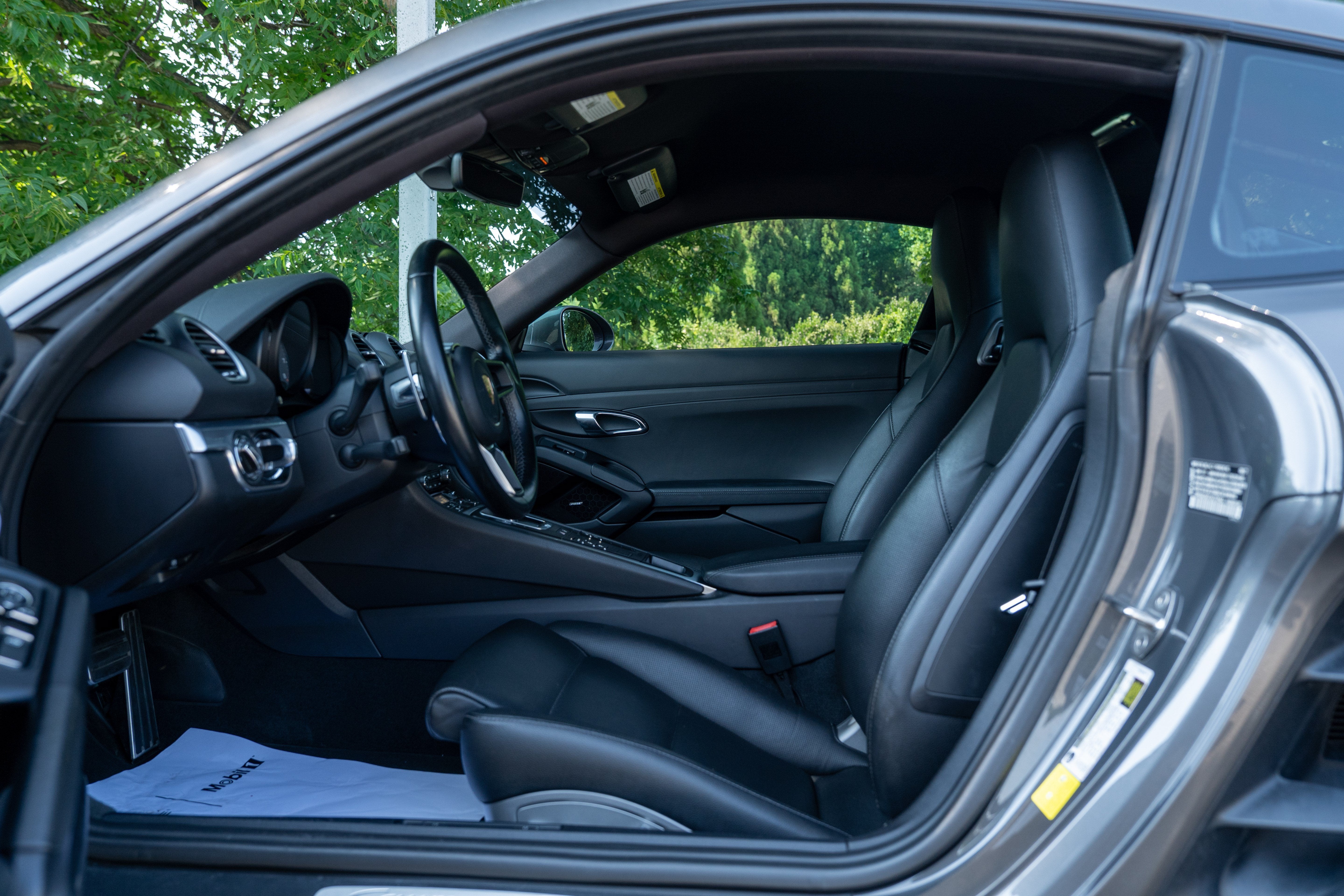 Used 2018 Night Blue Metallic Porsche S image 25