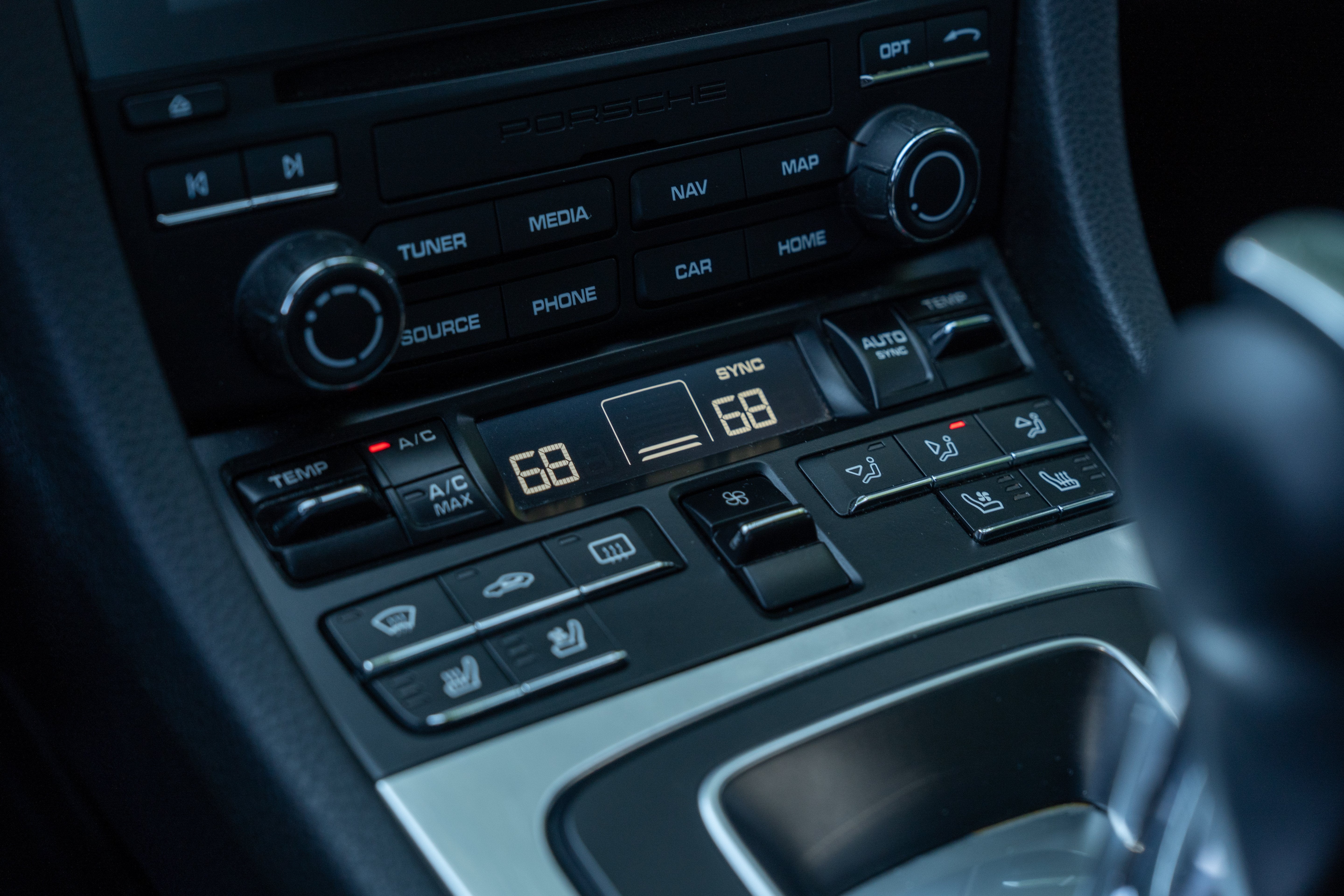 Used 2018 Night Blue Metallic Porsche S image 31