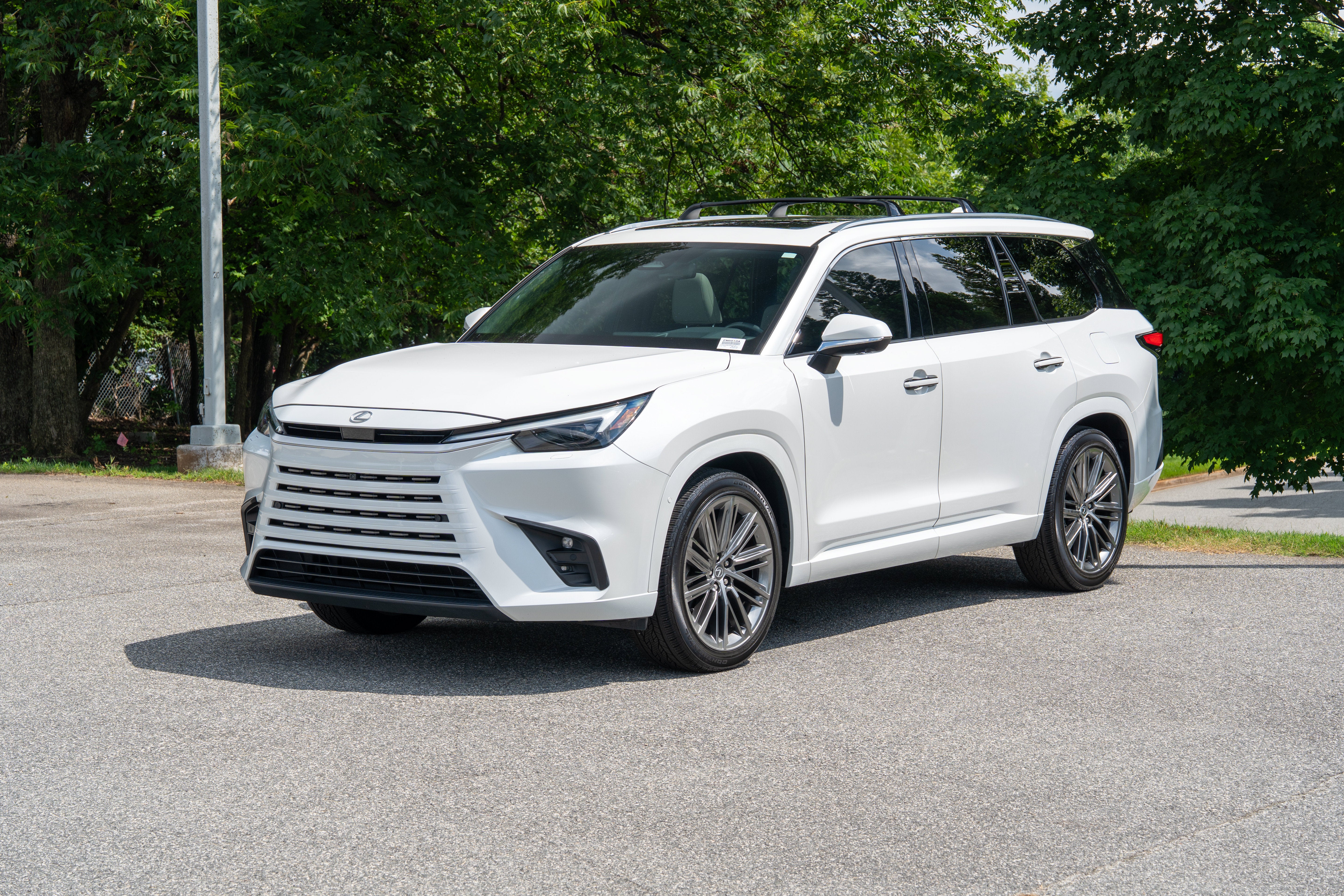 Used 2024 Wind Chill Pearl Lexus 350 Luxury AWD image 3