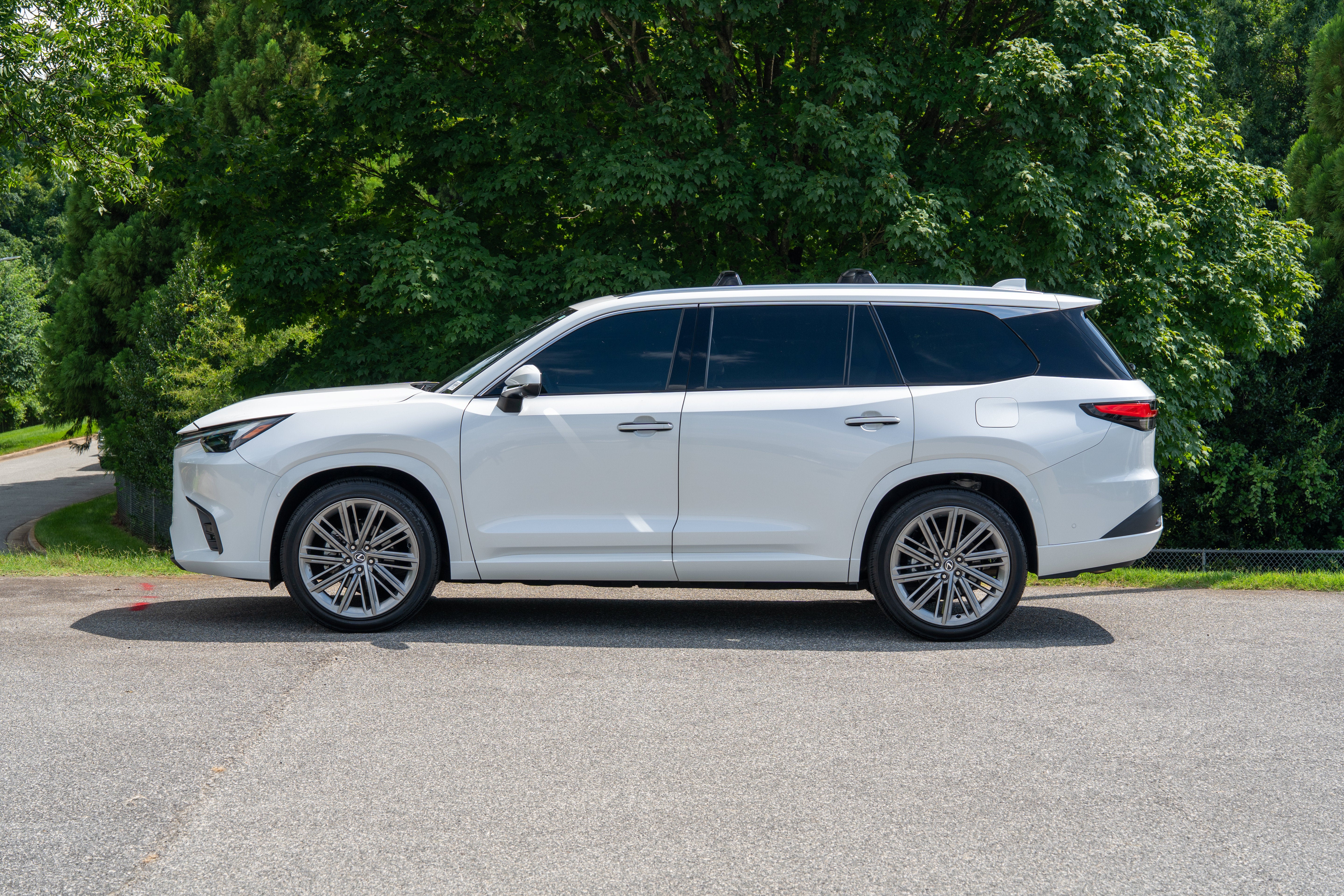 Used 2024 Wind Chill Pearl Lexus 350 Luxury AWD image 5