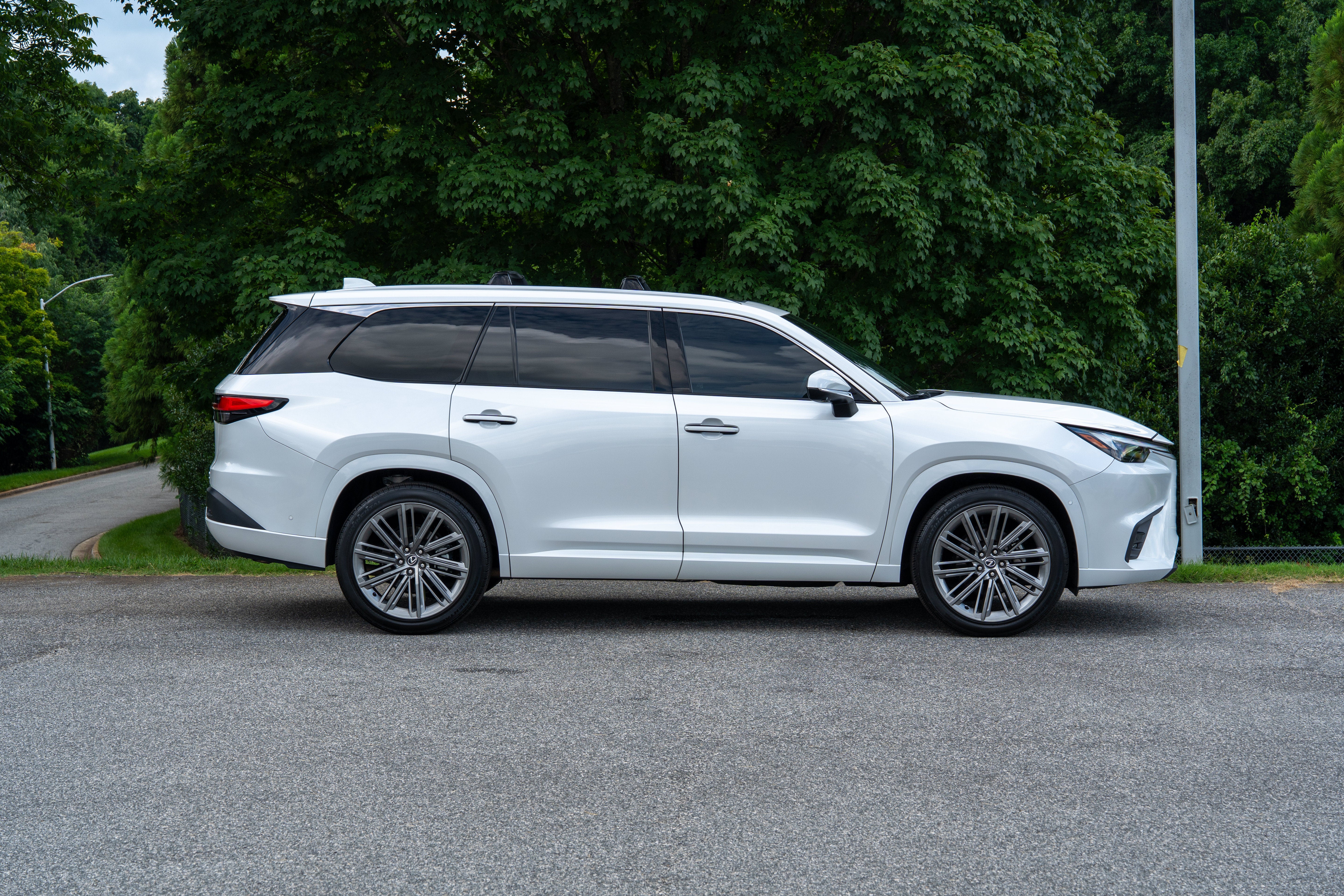 Used 2024 Wind Chill Pearl Lexus 350 Luxury AWD image 9