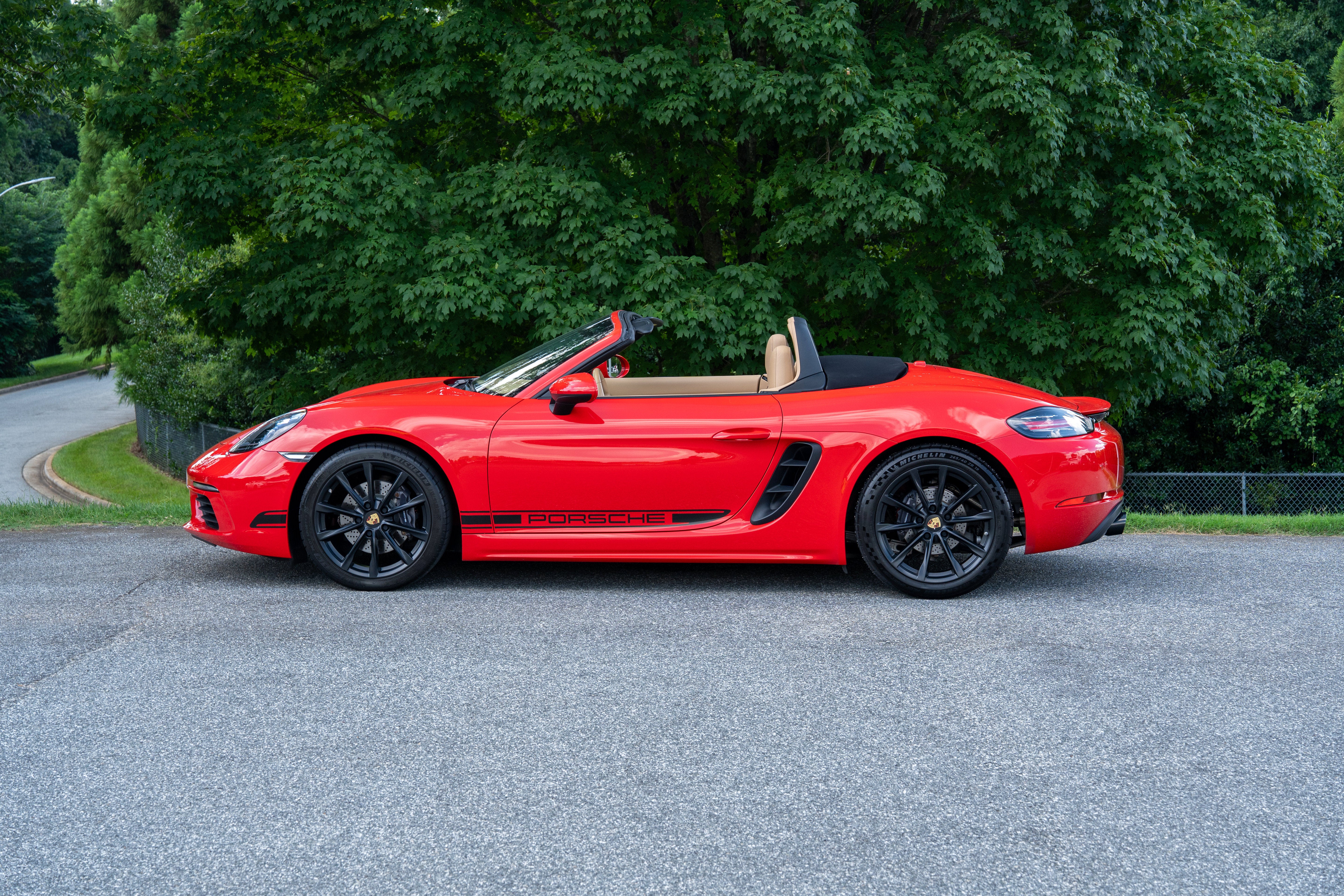 Used 2017 Guards Red Porsche  image 2