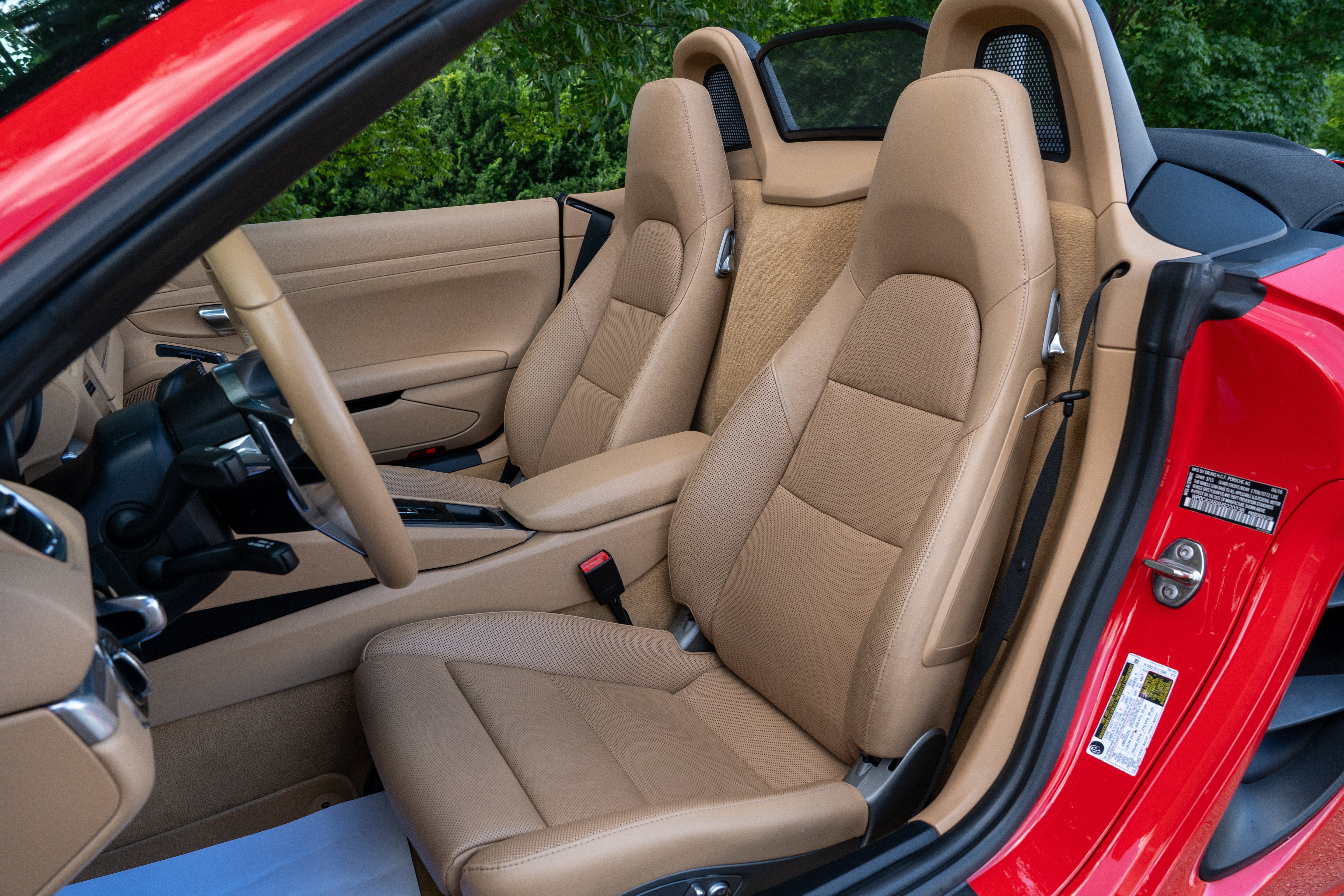 Used 2017 Guards Red Porsche  image 5