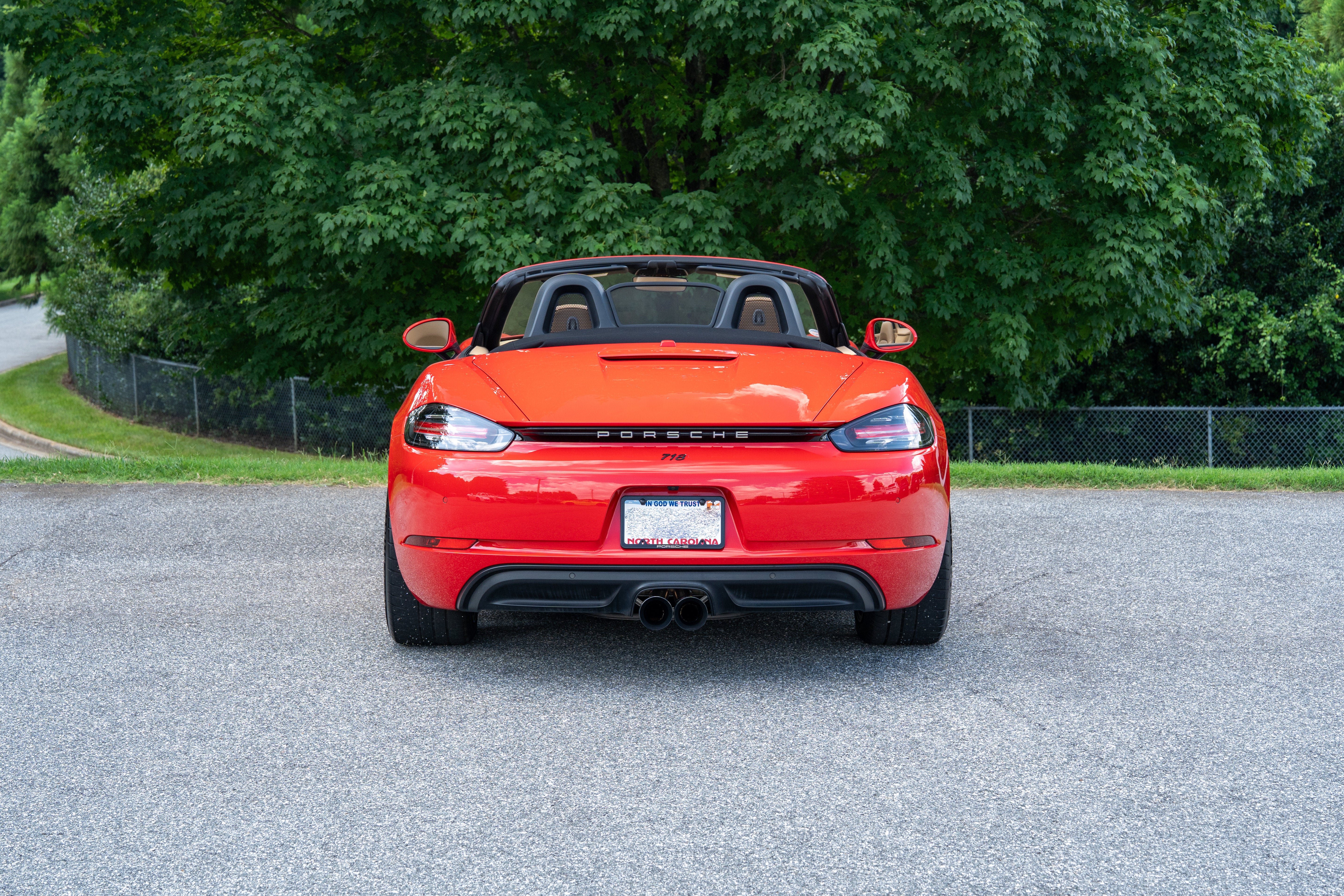 Used 2017 Guards Red Porsche  image 6