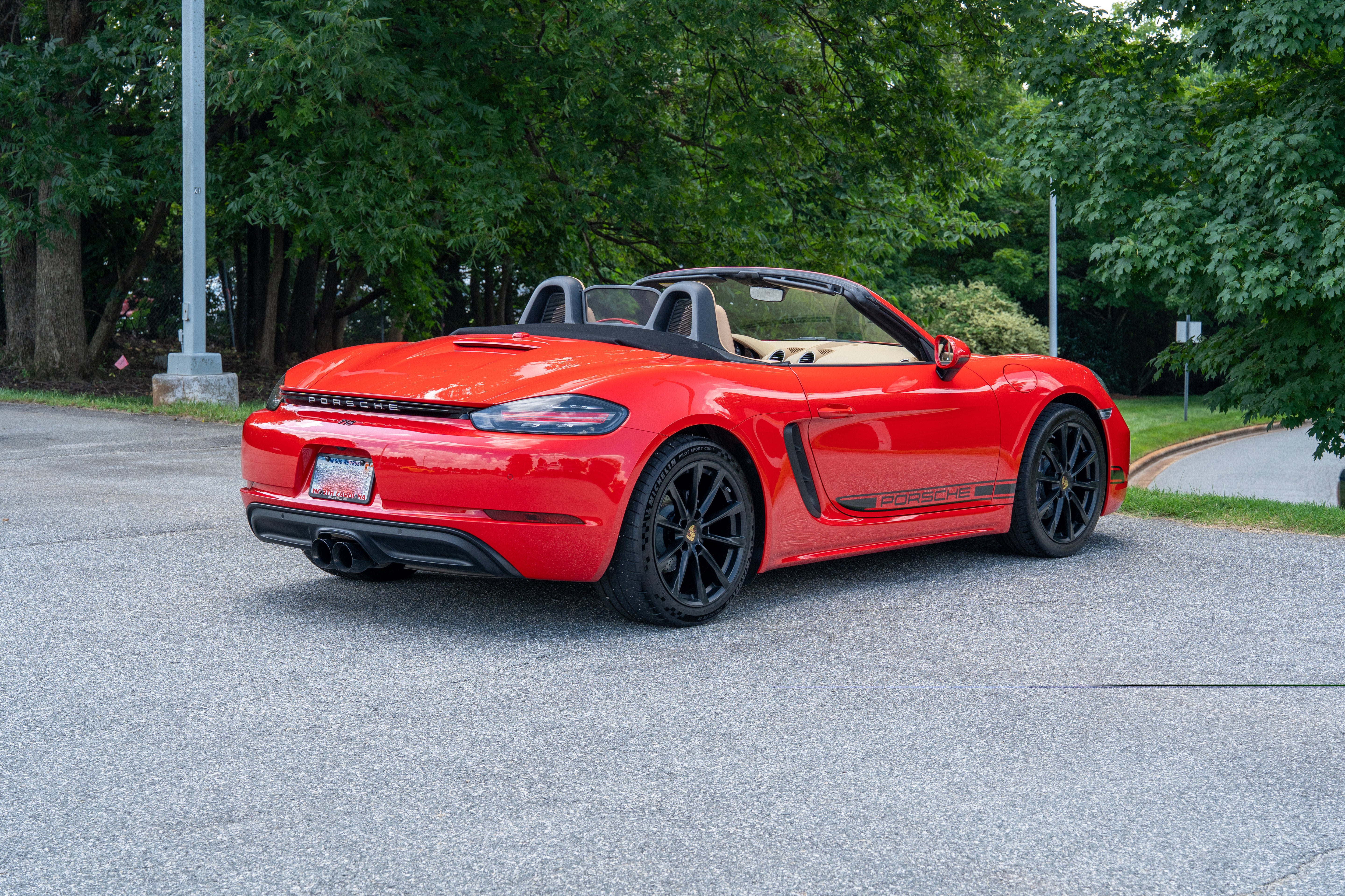 Used 2017 Guards Red Porsche  image 7