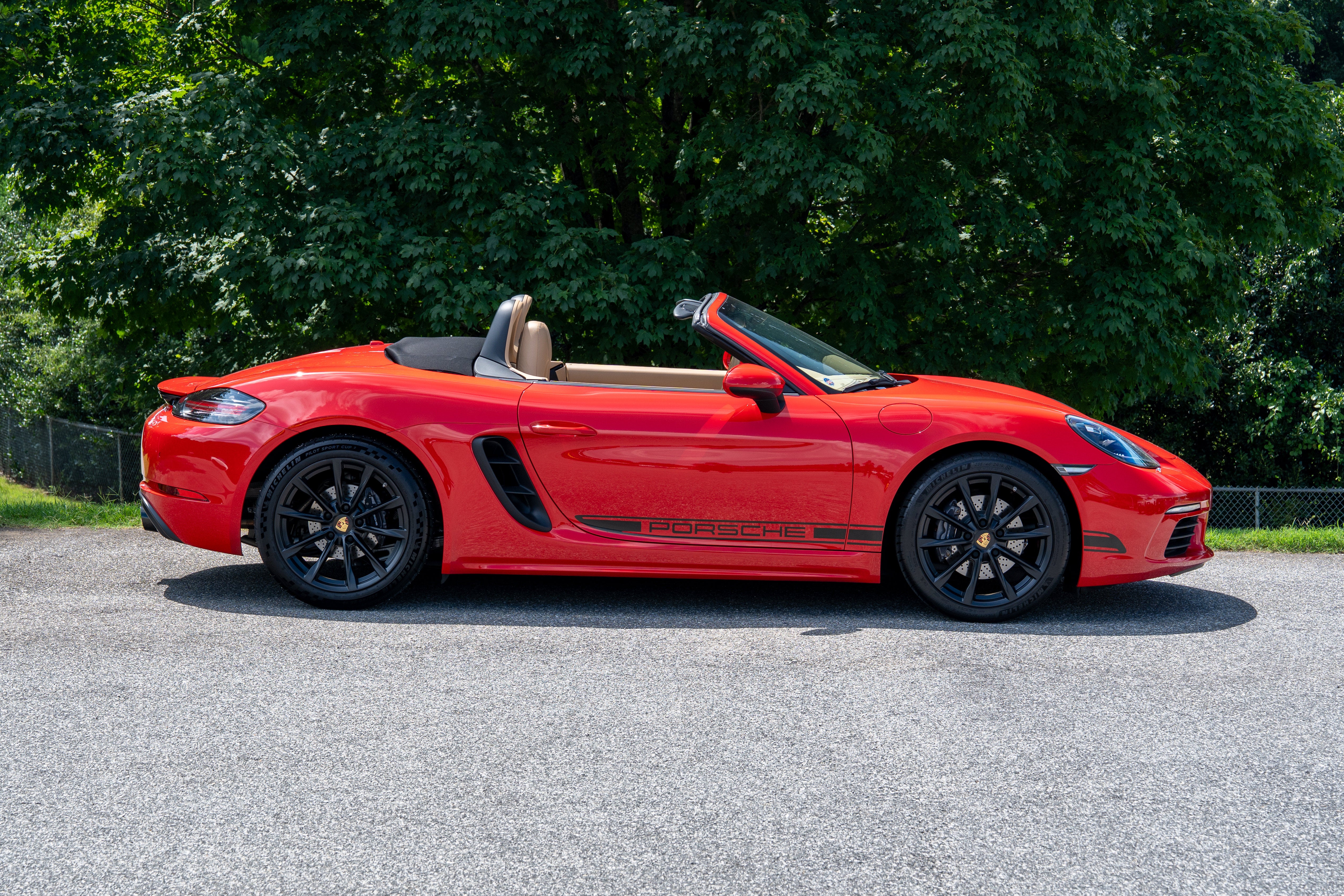 Used 2017 Guards Red Porsche  image 8