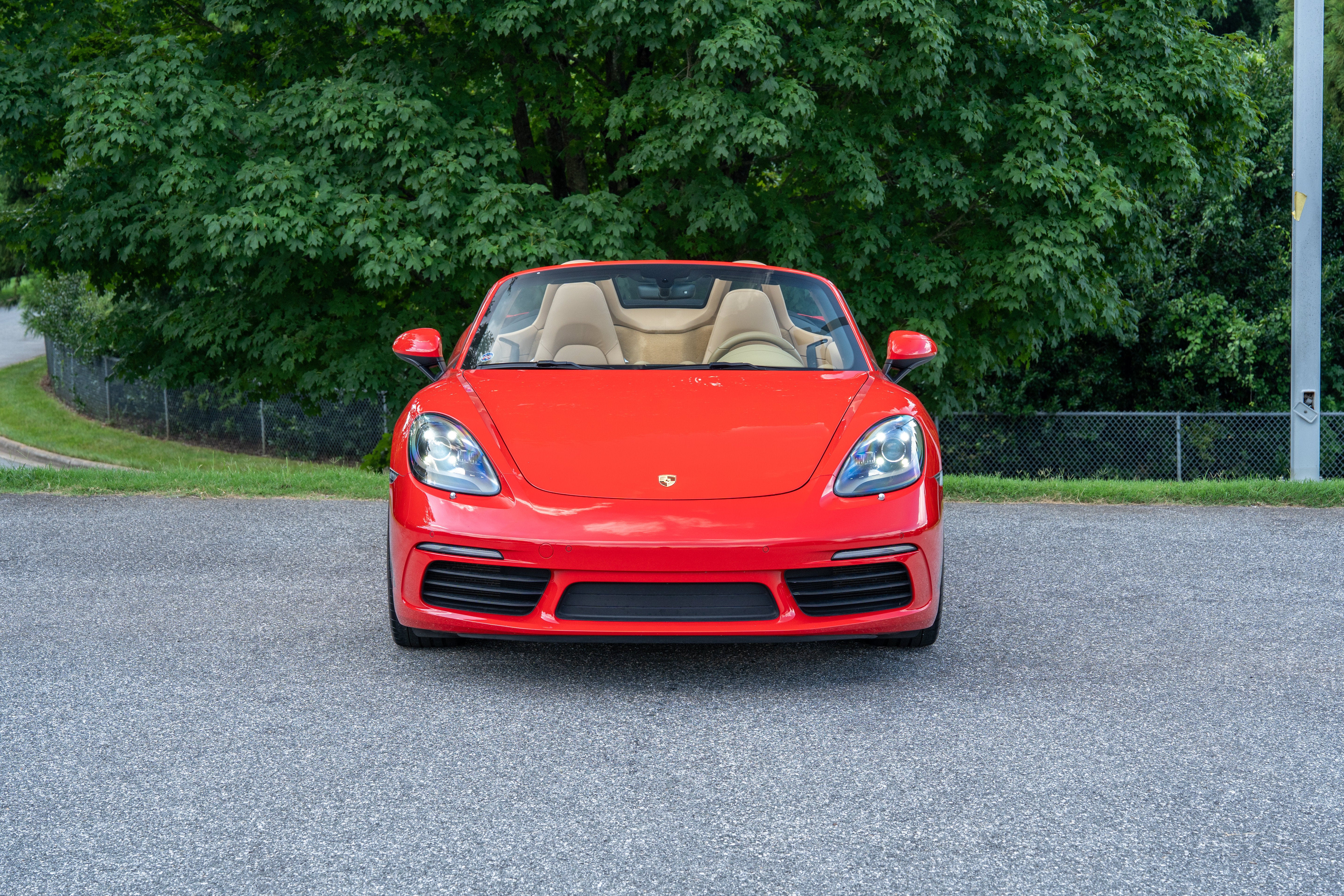 Used 2017 Guards Red Porsche  image 10