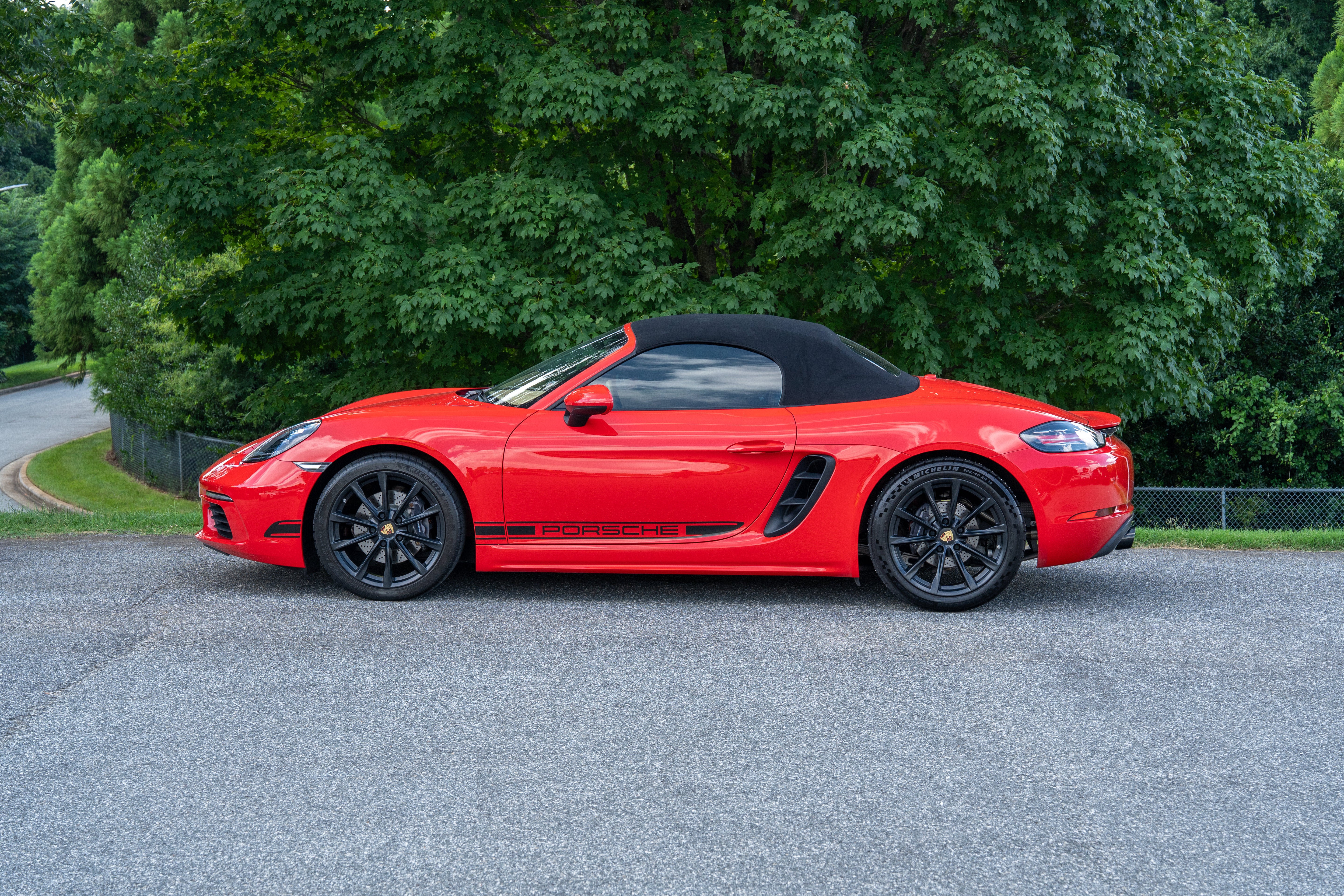 Used 2017 Guards Red Porsche  image 11