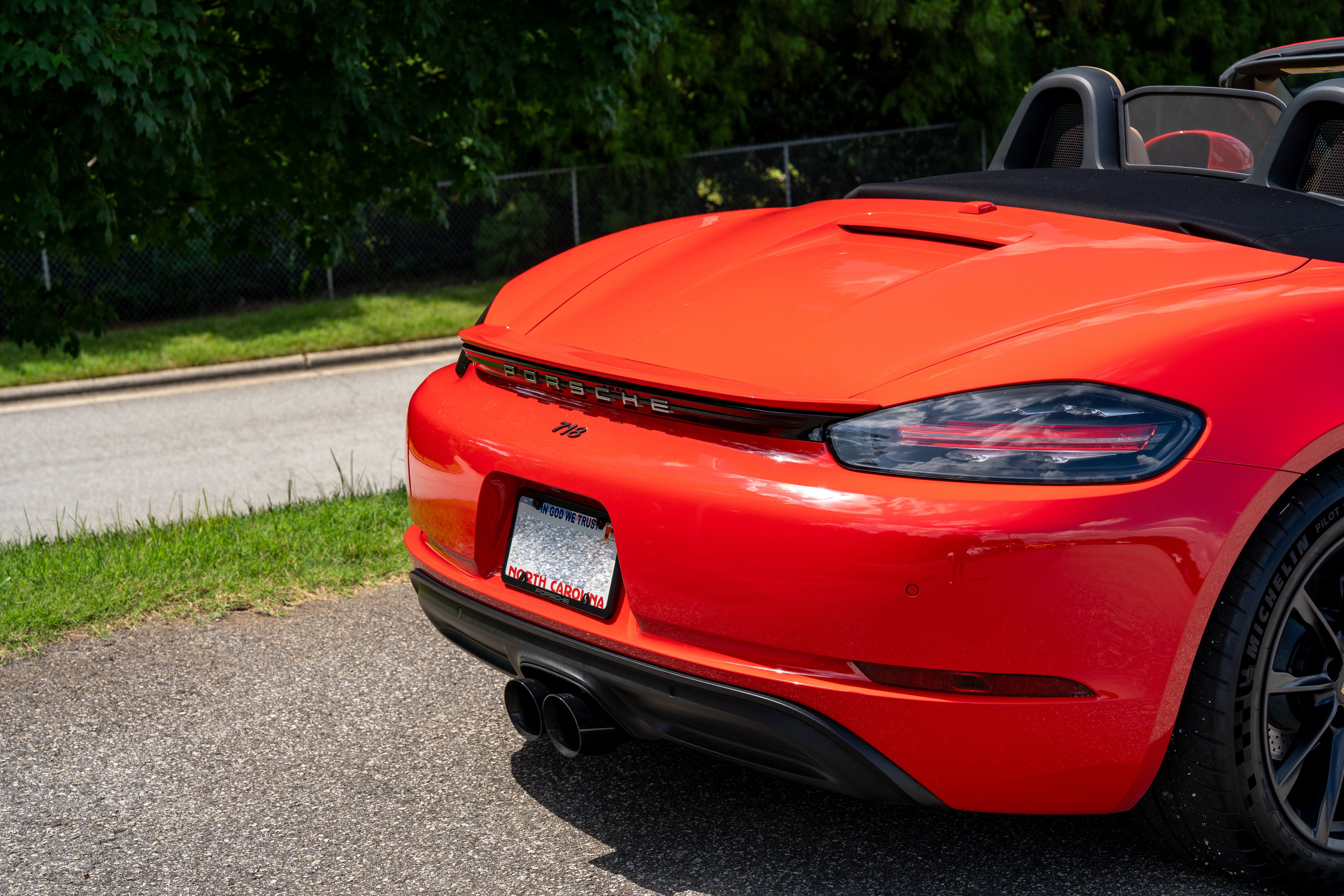 Used 2017 Guards Red Porsche  image 14