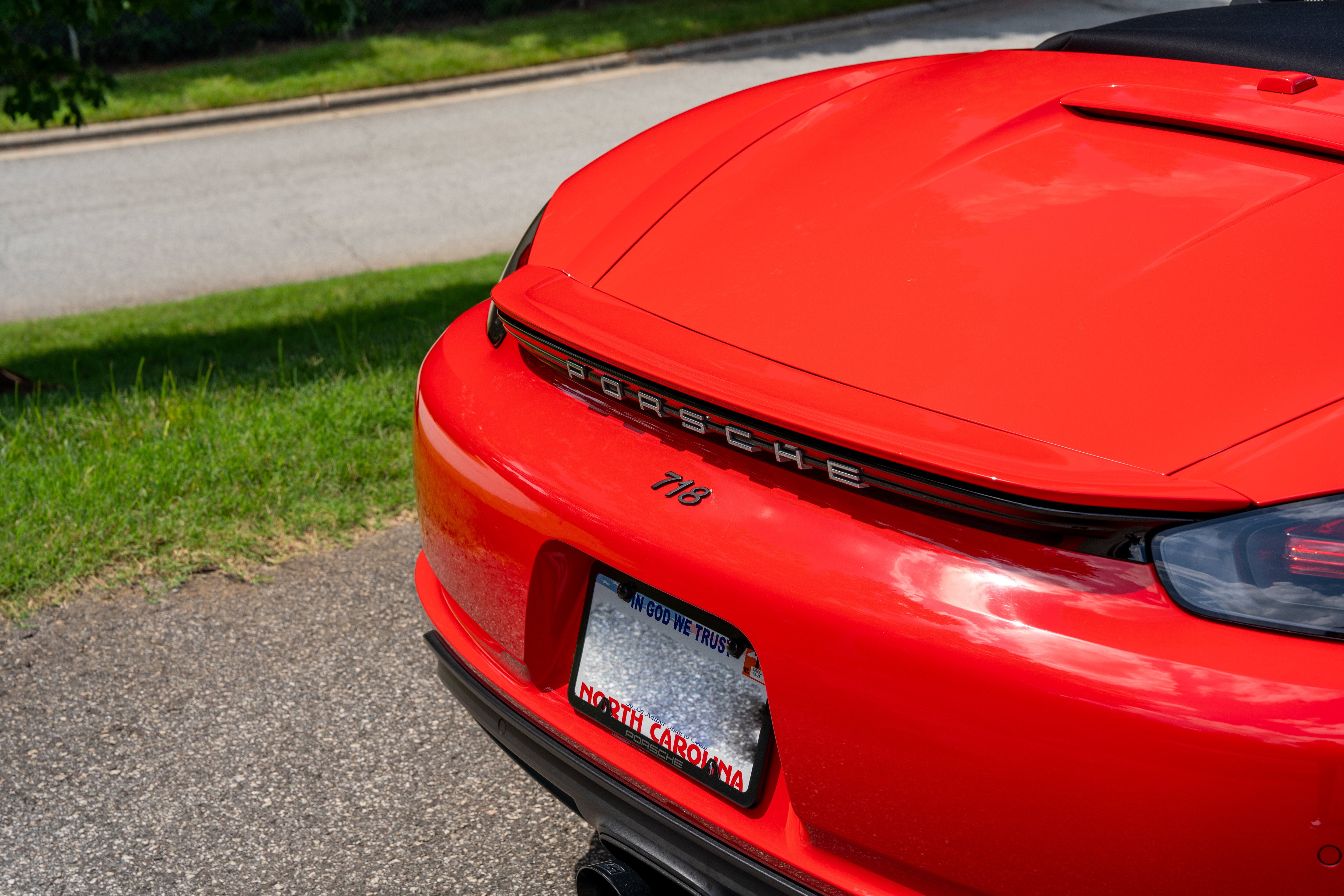 Used 2017 Guards Red Porsche  image 16