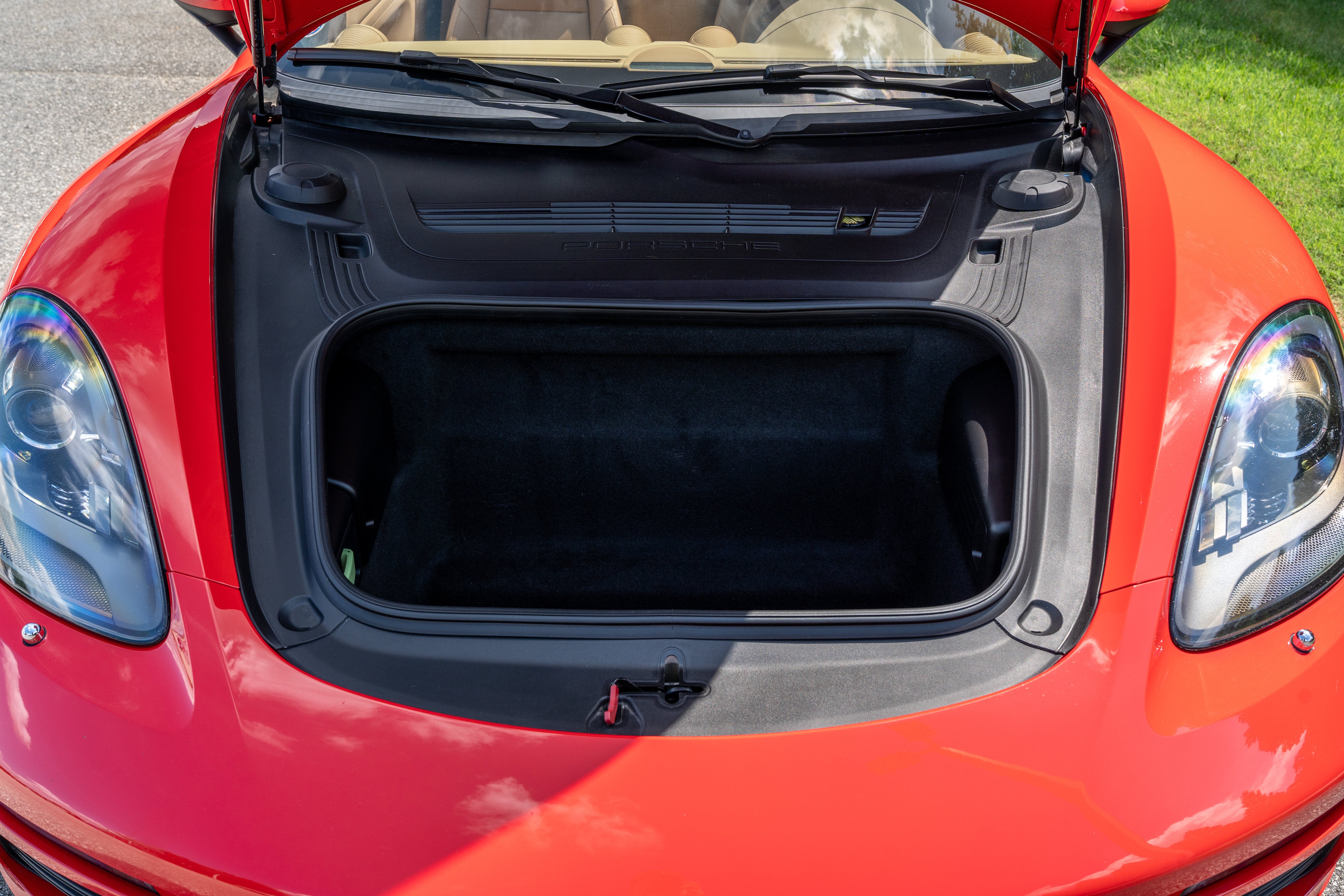 Used 2017 Guards Red Porsche  image 18