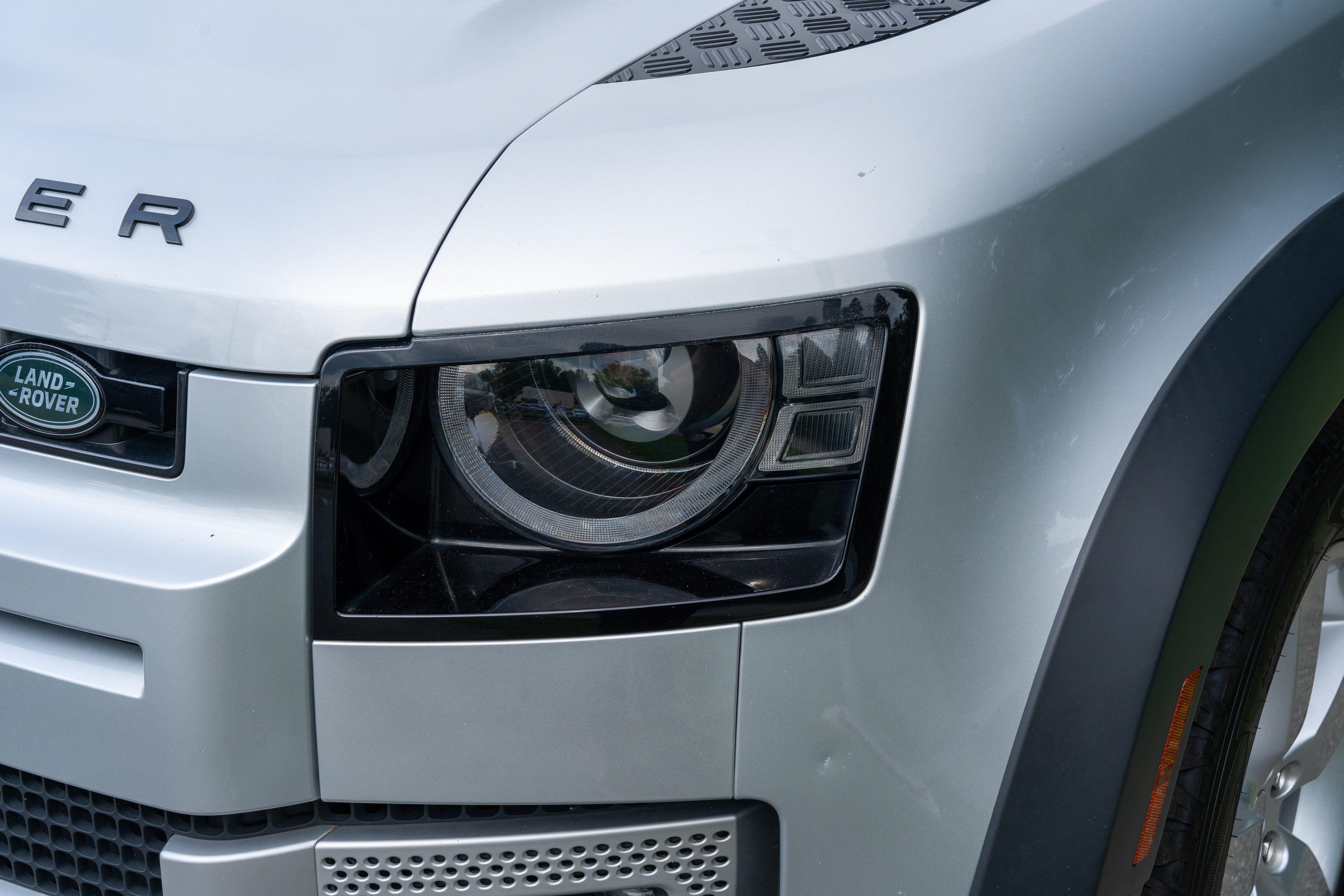 Used 2020 Silver Land Rover First Edition image 4