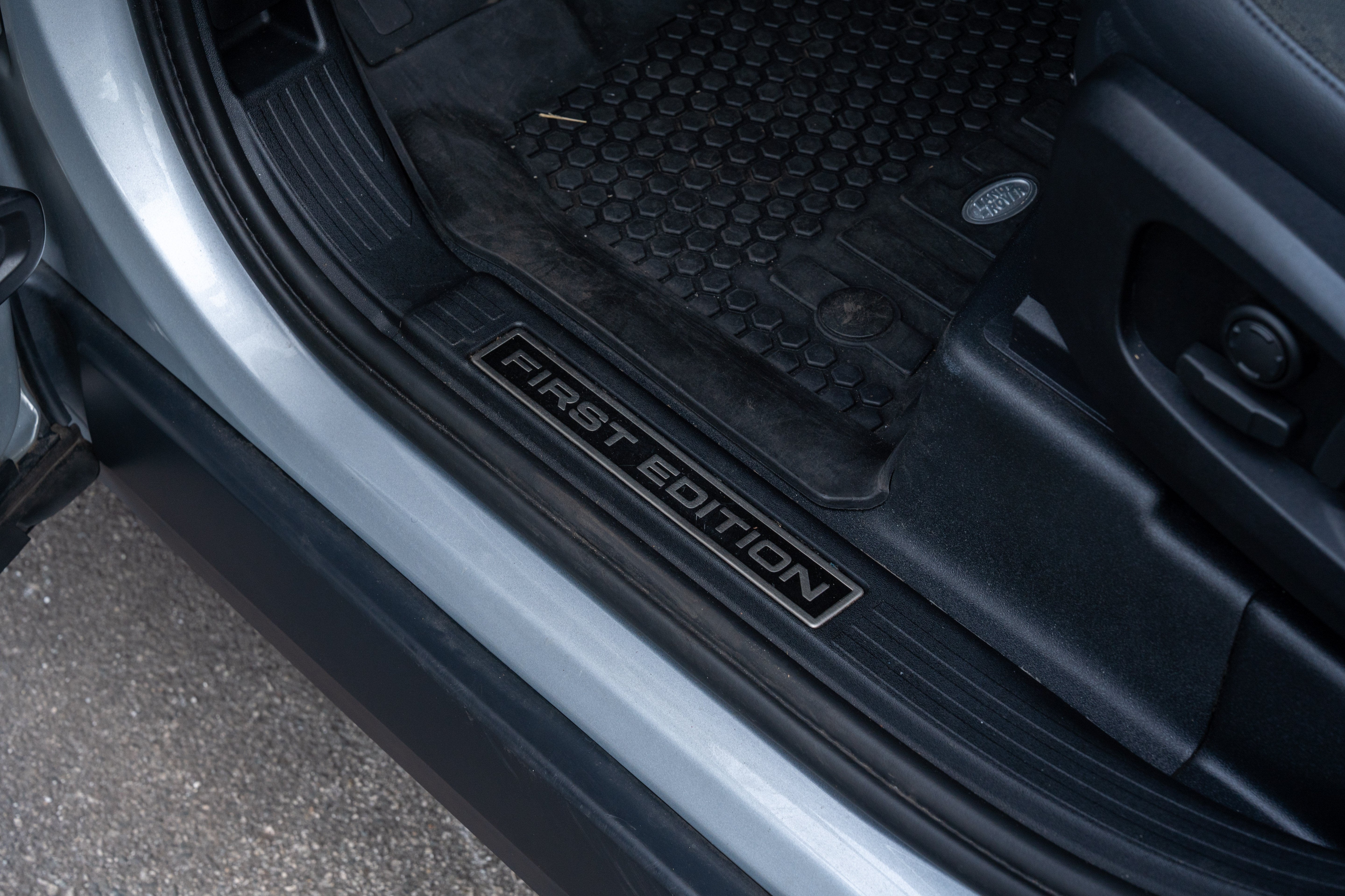Used 2020 Silver Land Rover First Edition image 14