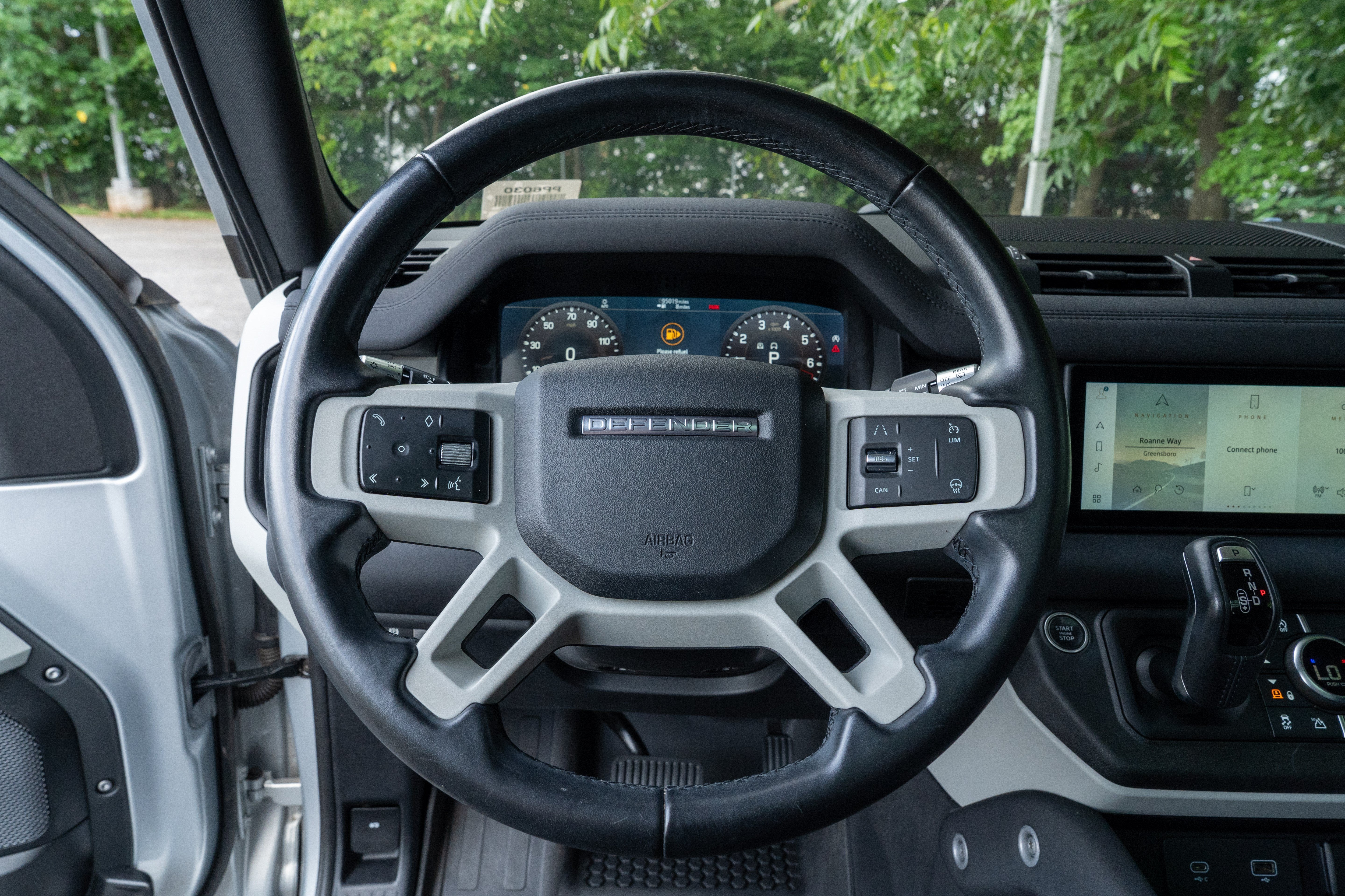 Used 2020 Silver Land Rover First Edition image 17