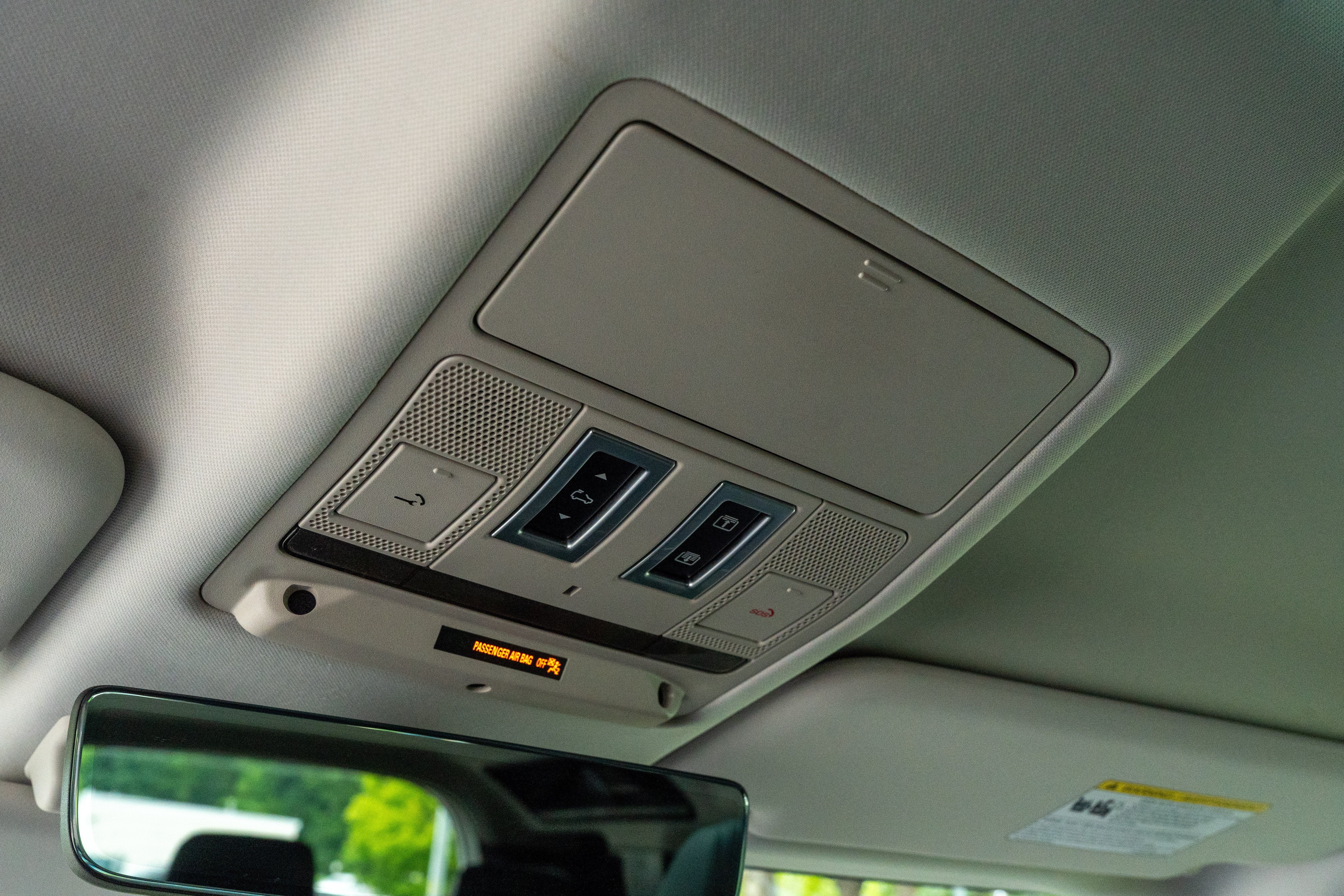 Used 2020 Silver Land Rover First Edition image 22