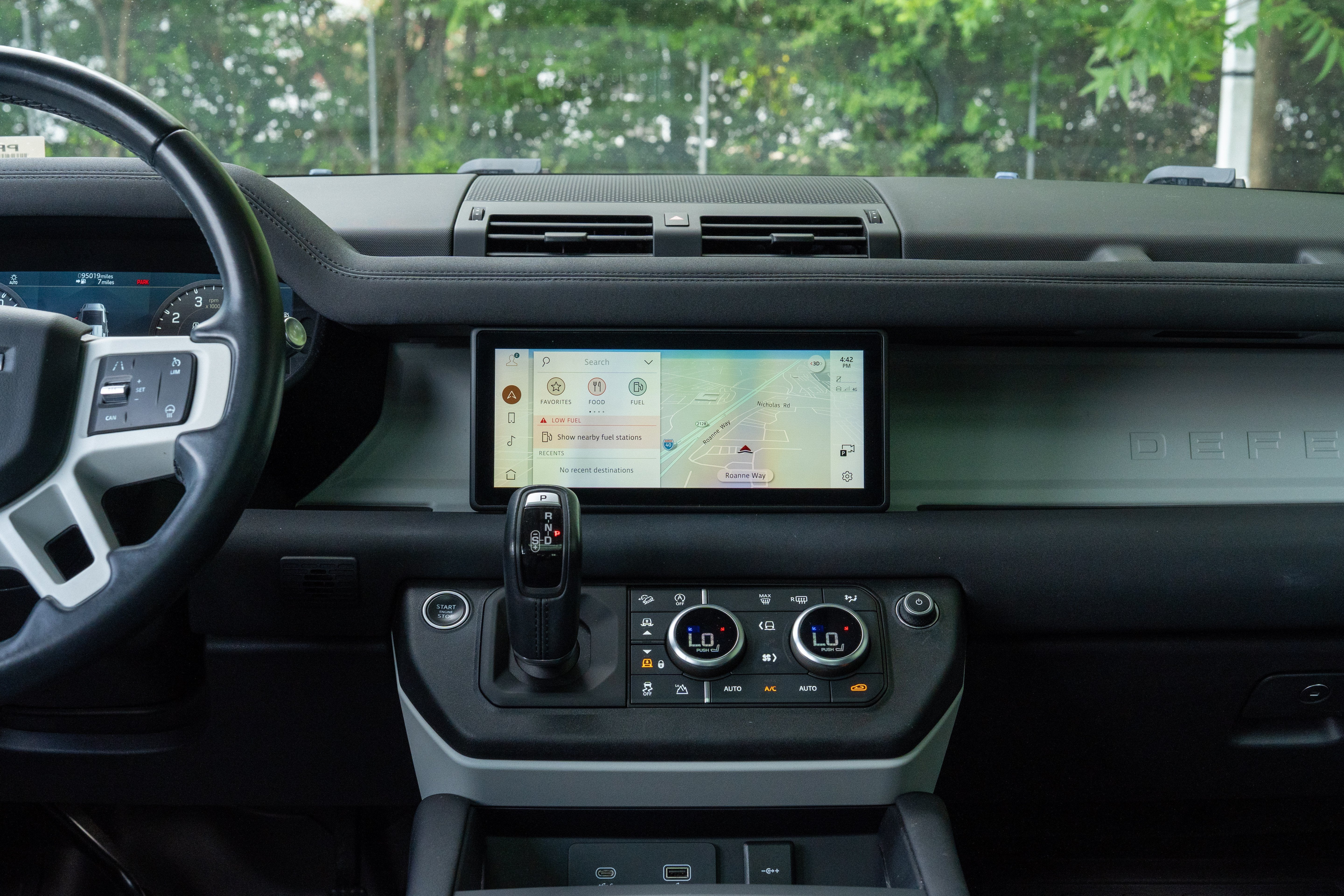 Used 2020 Silver Land Rover First Edition image 25