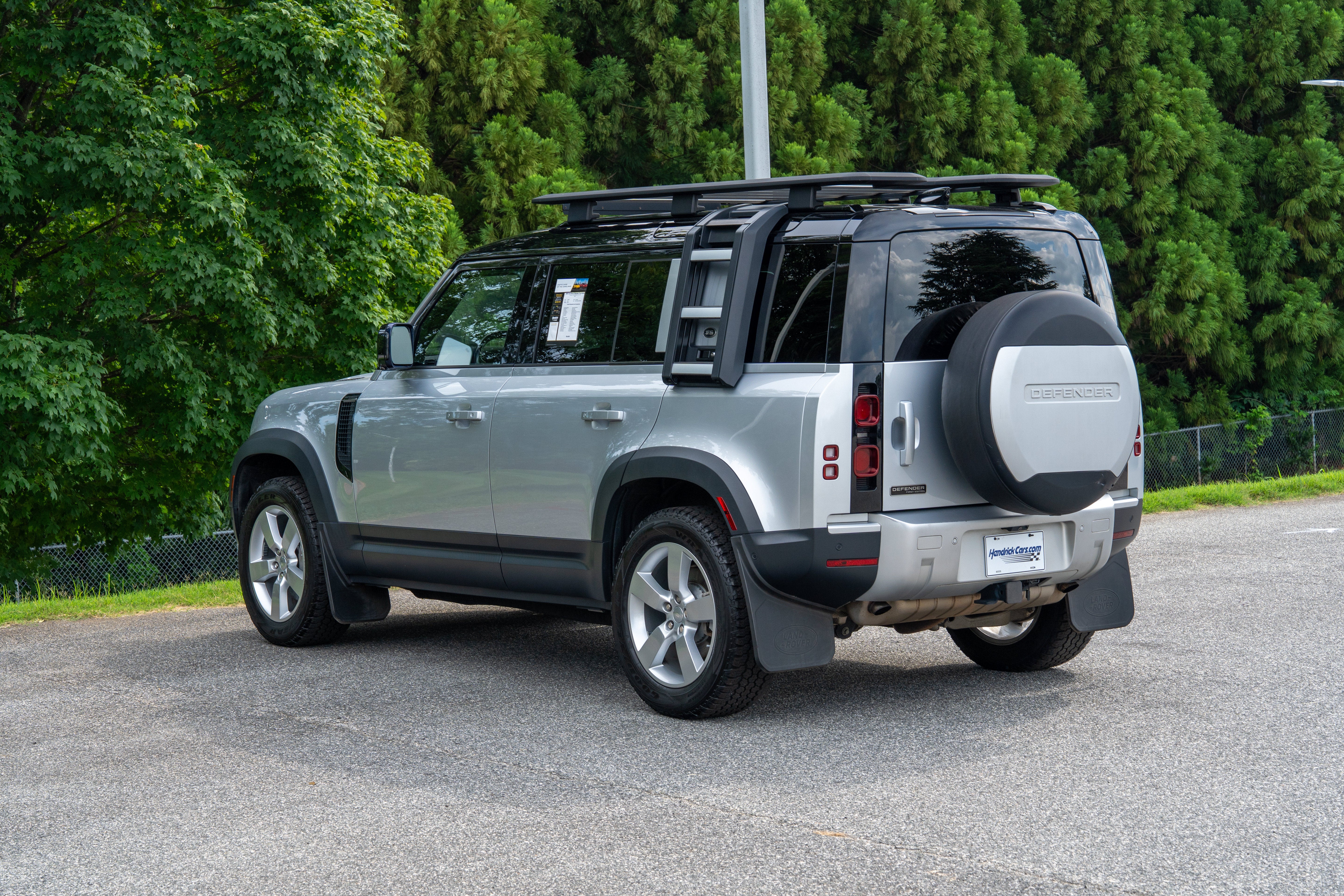 Used 2020 Silver Land Rover First Edition image 6