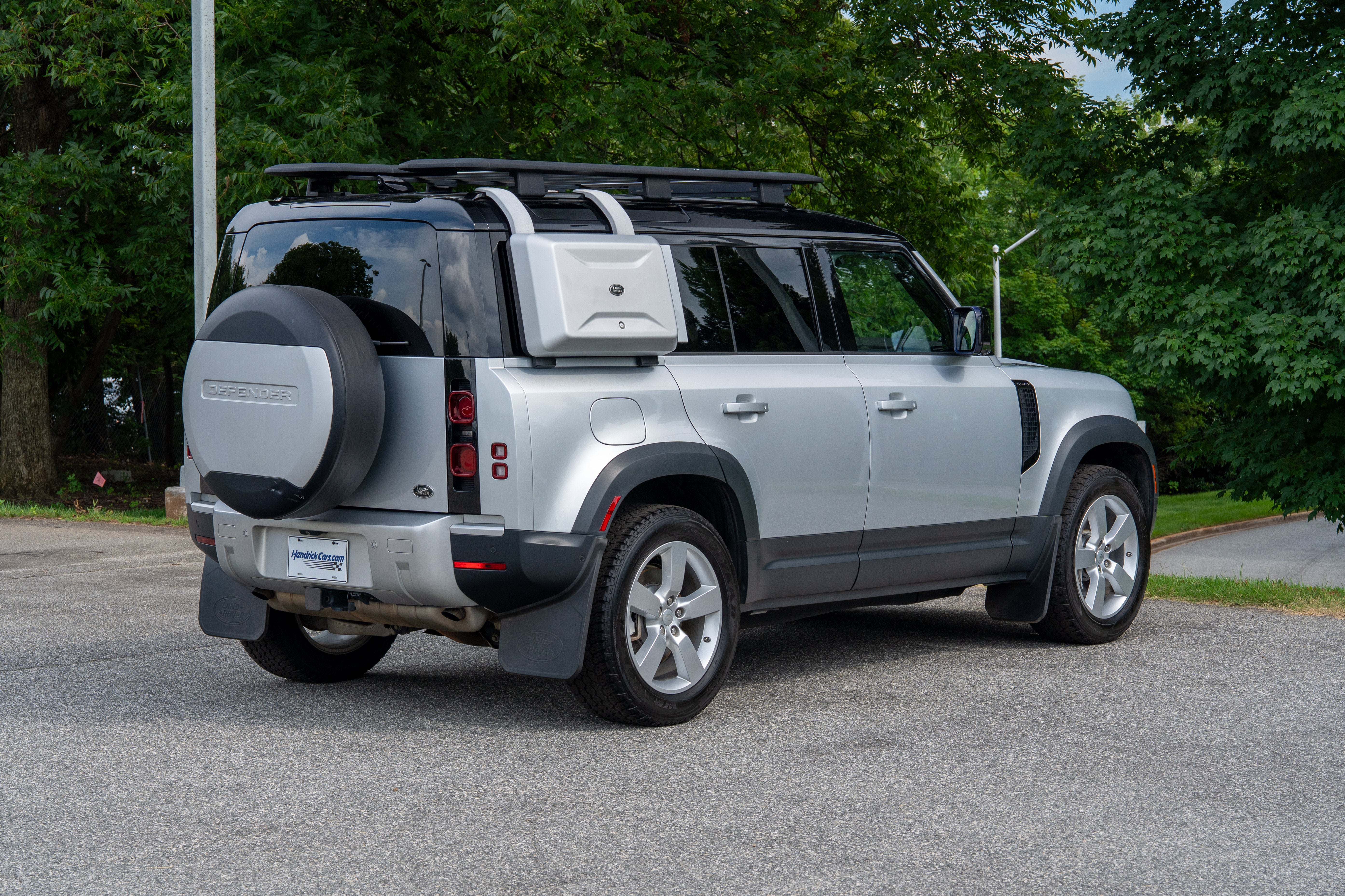 Used 2020 Silver Land Rover First Edition image 8