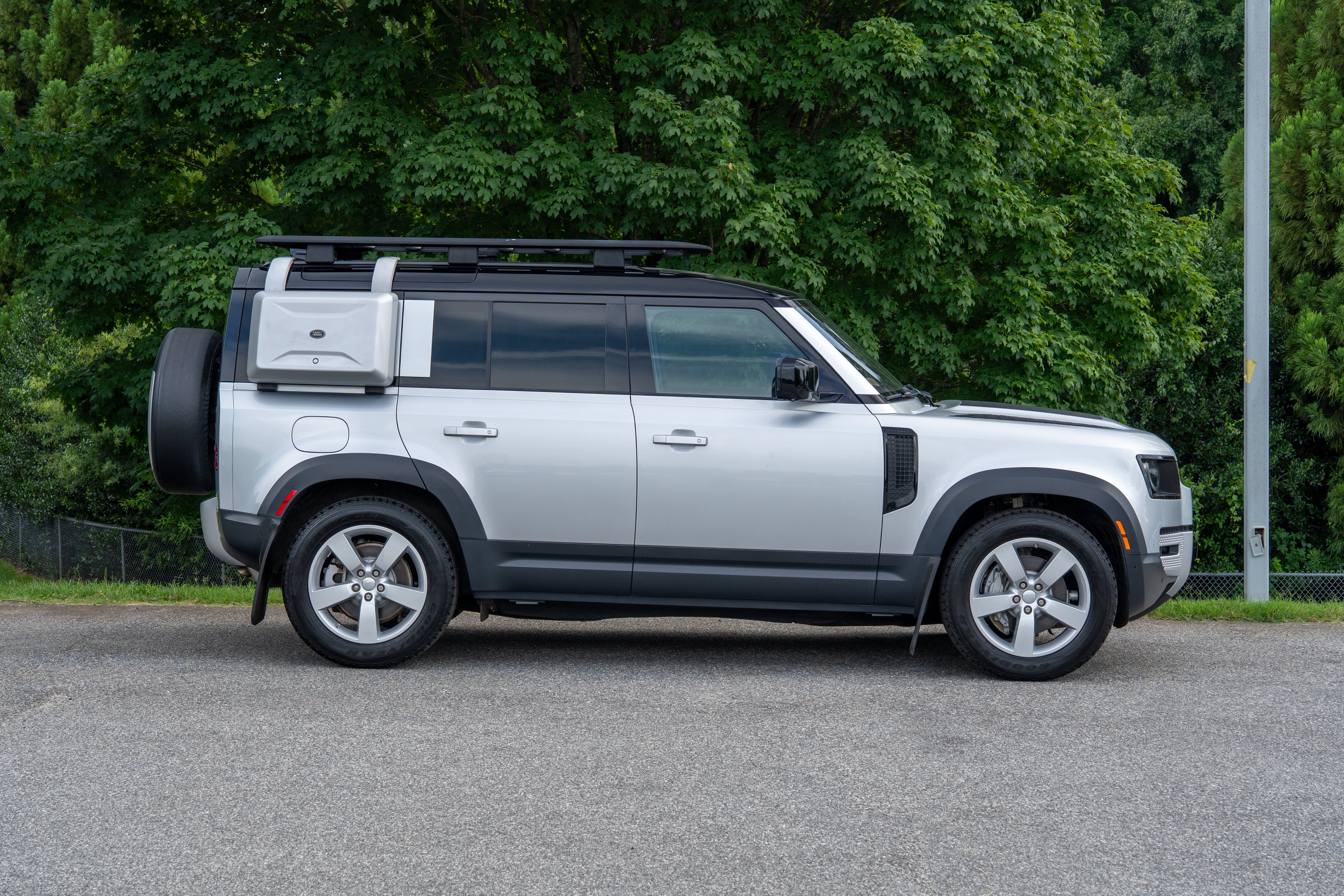 Used 2020 Silver Land Rover First Edition image 9
