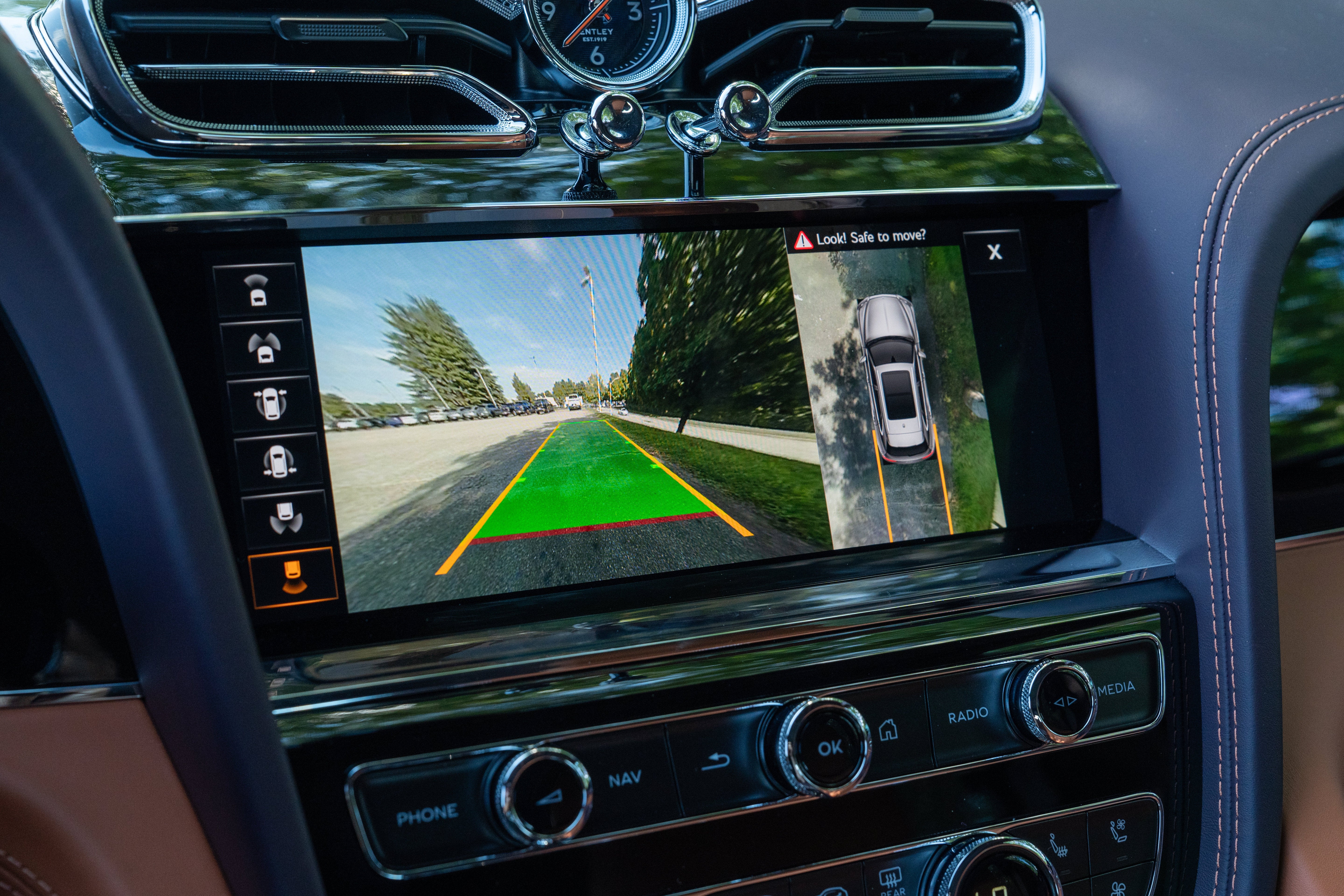 Used 2023 Hallmark Bentley Azure image 20