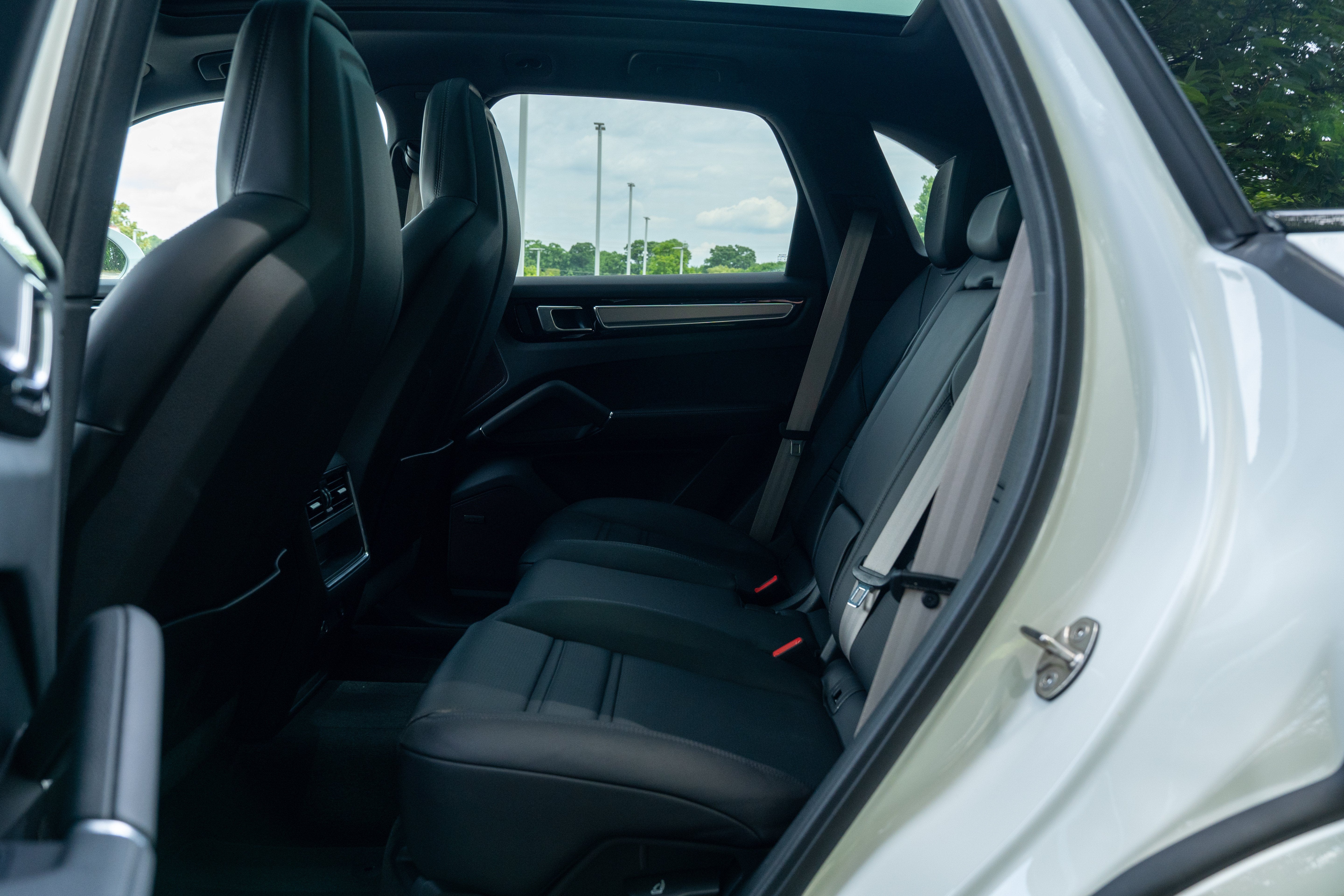 Used 2023 White Porsche S image 33