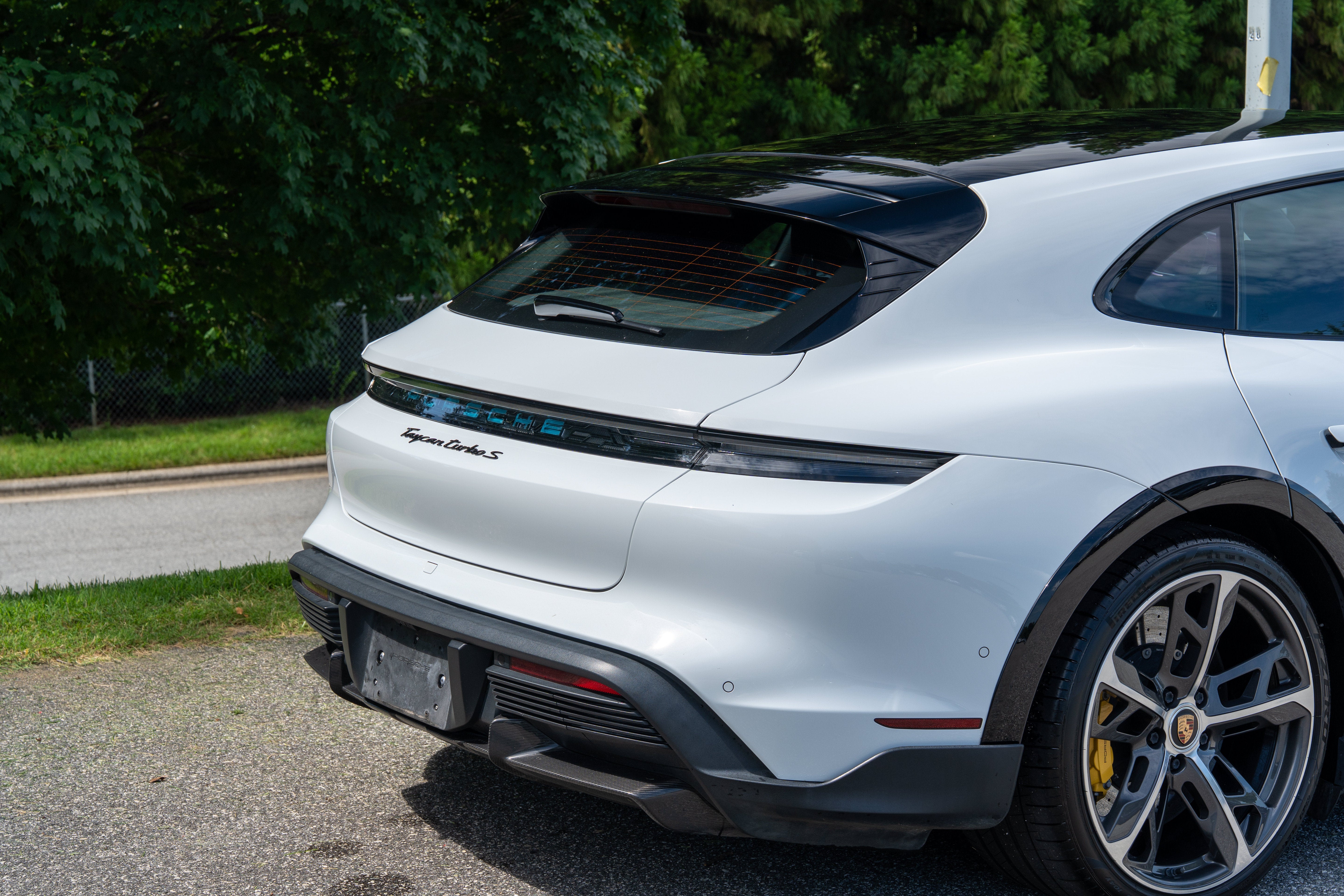 Used 2022 Carrara White Metallic Porsche Turbo S Cross Turismo image 12