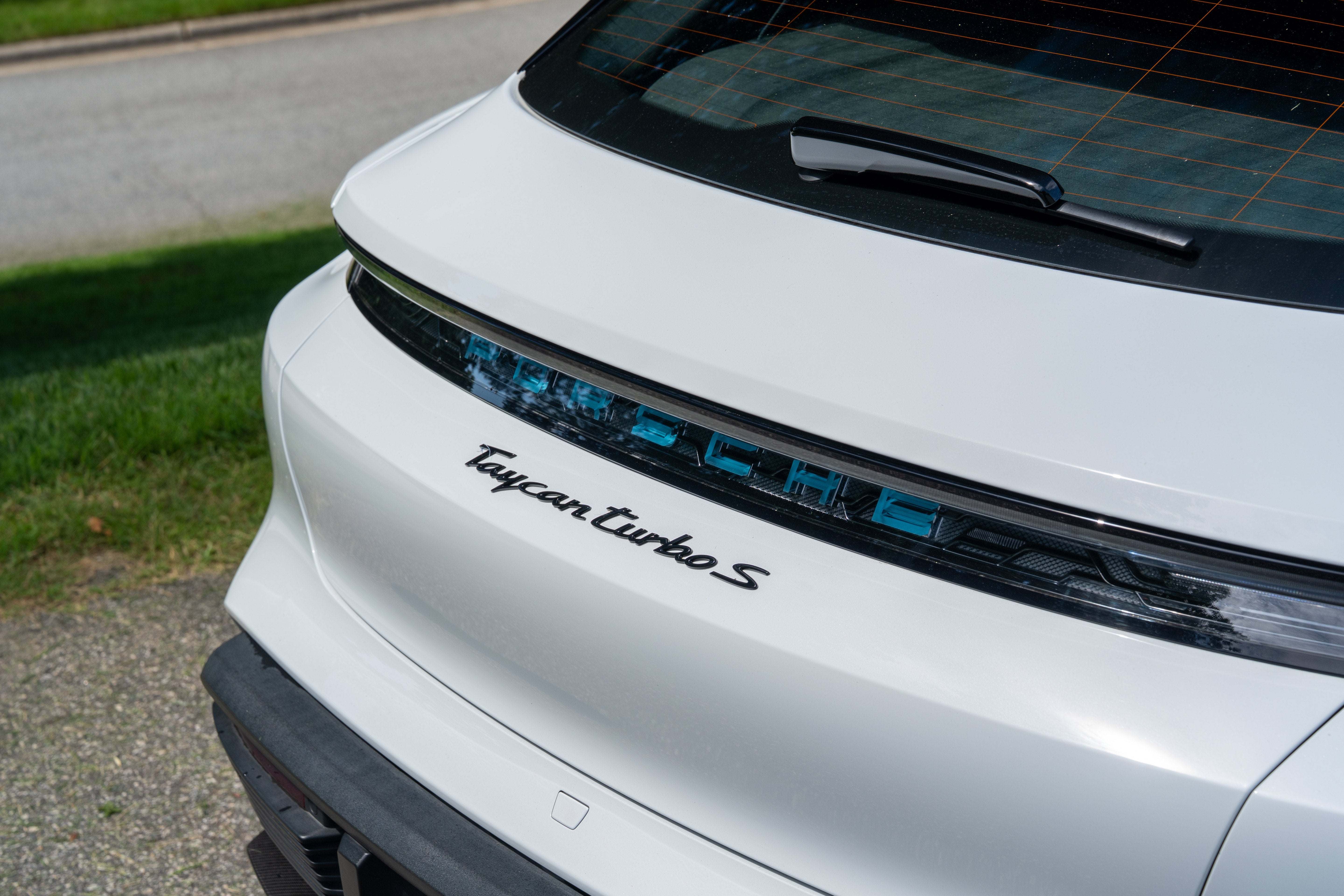 Used 2022 Carrara White Metallic Porsche Turbo S Cross Turismo image 14