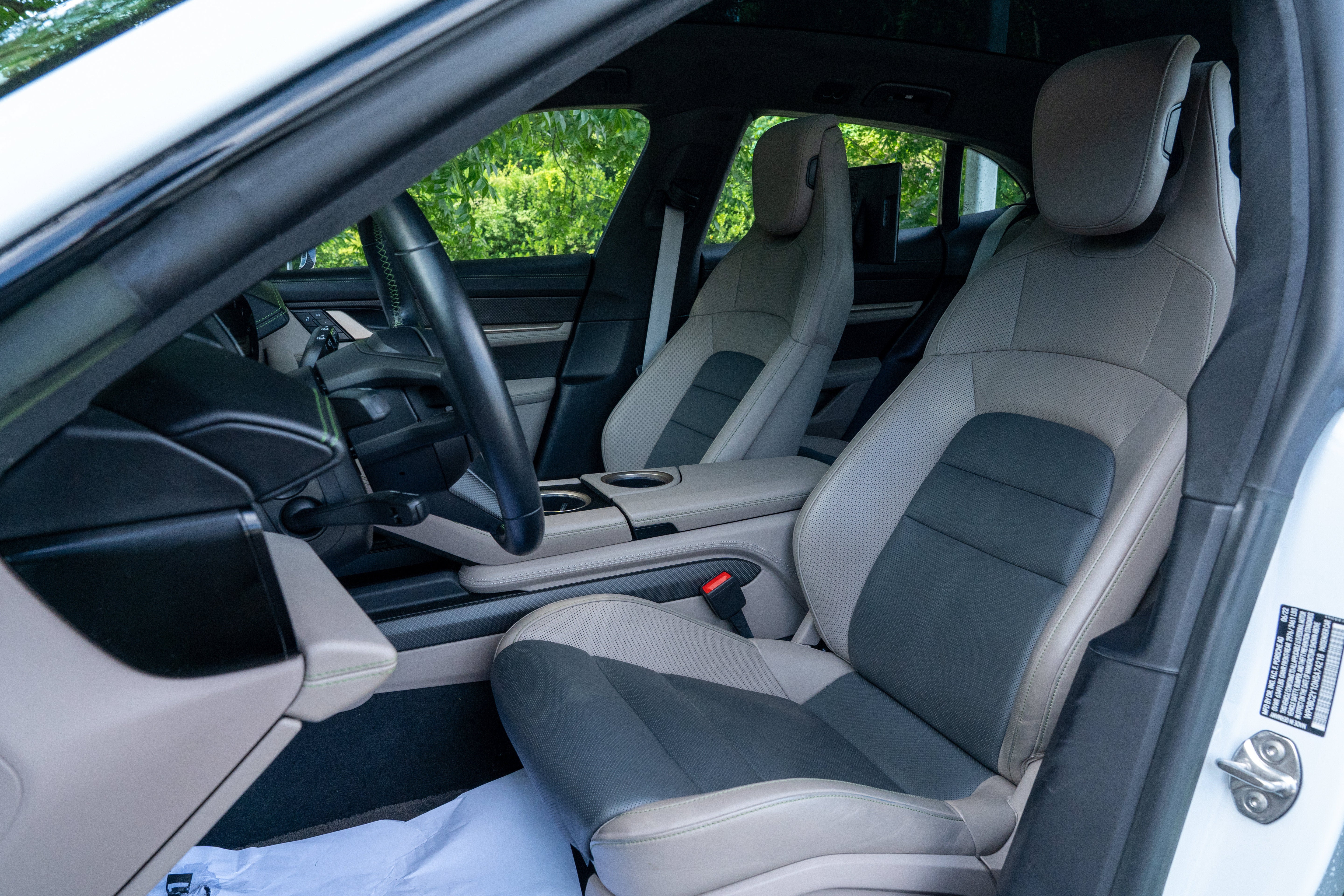 Used 2022 Carrara White Metallic Porsche Turbo S Cross Turismo image 25