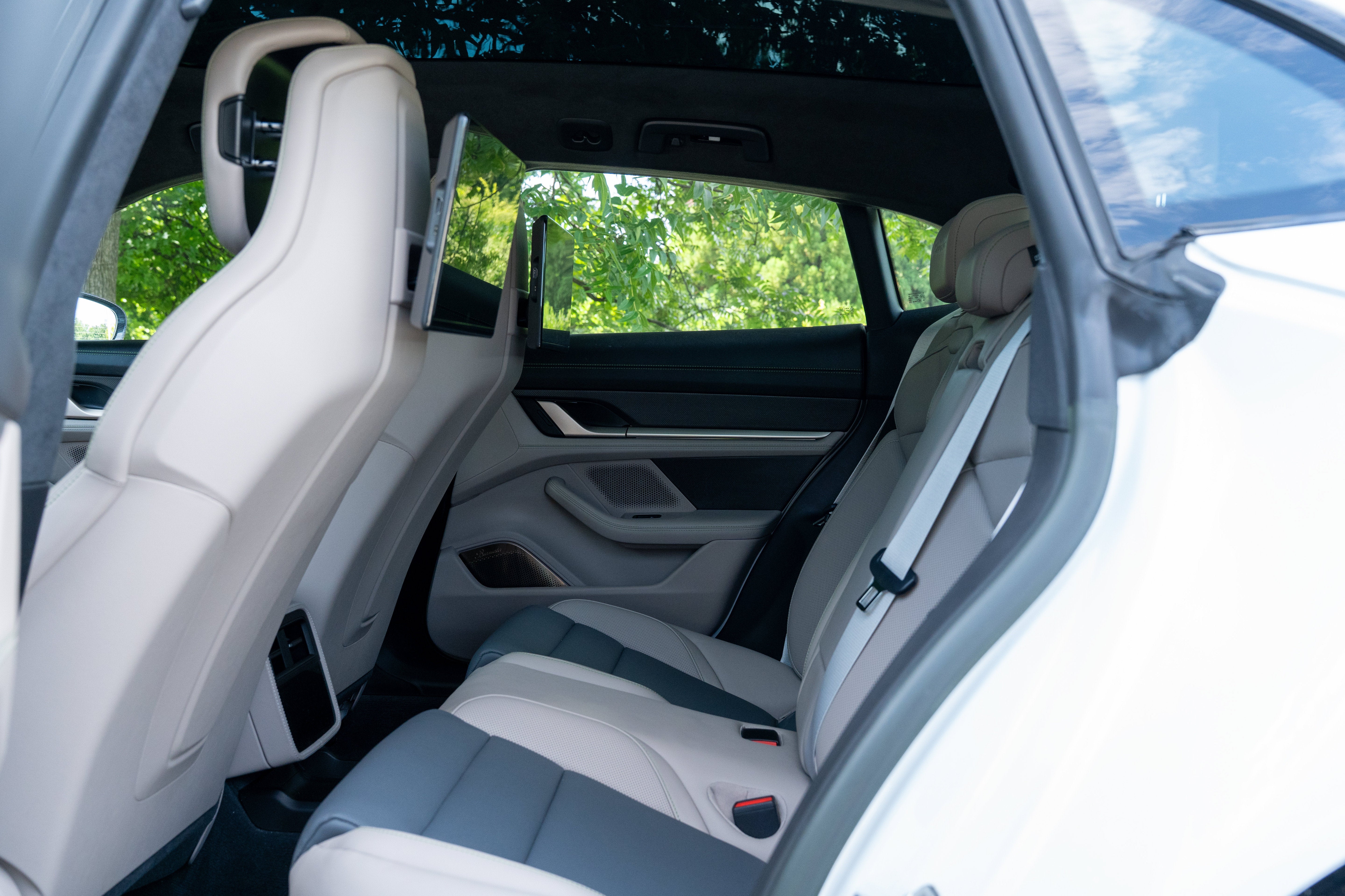 Used 2022 Carrara White Metallic Porsche Turbo S Cross Turismo image 35