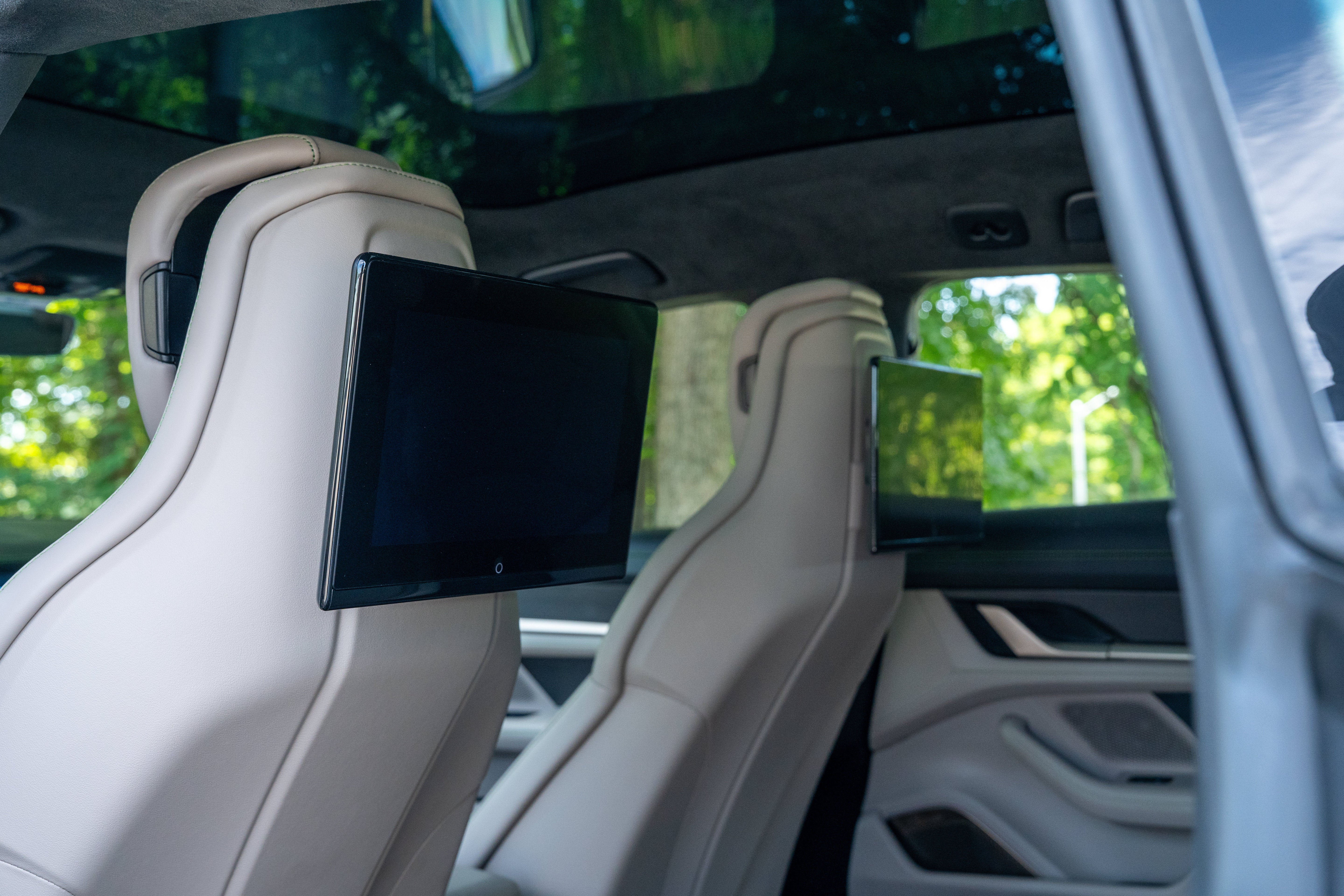 Used 2022 Carrara White Metallic Porsche Turbo S Cross Turismo image 36
