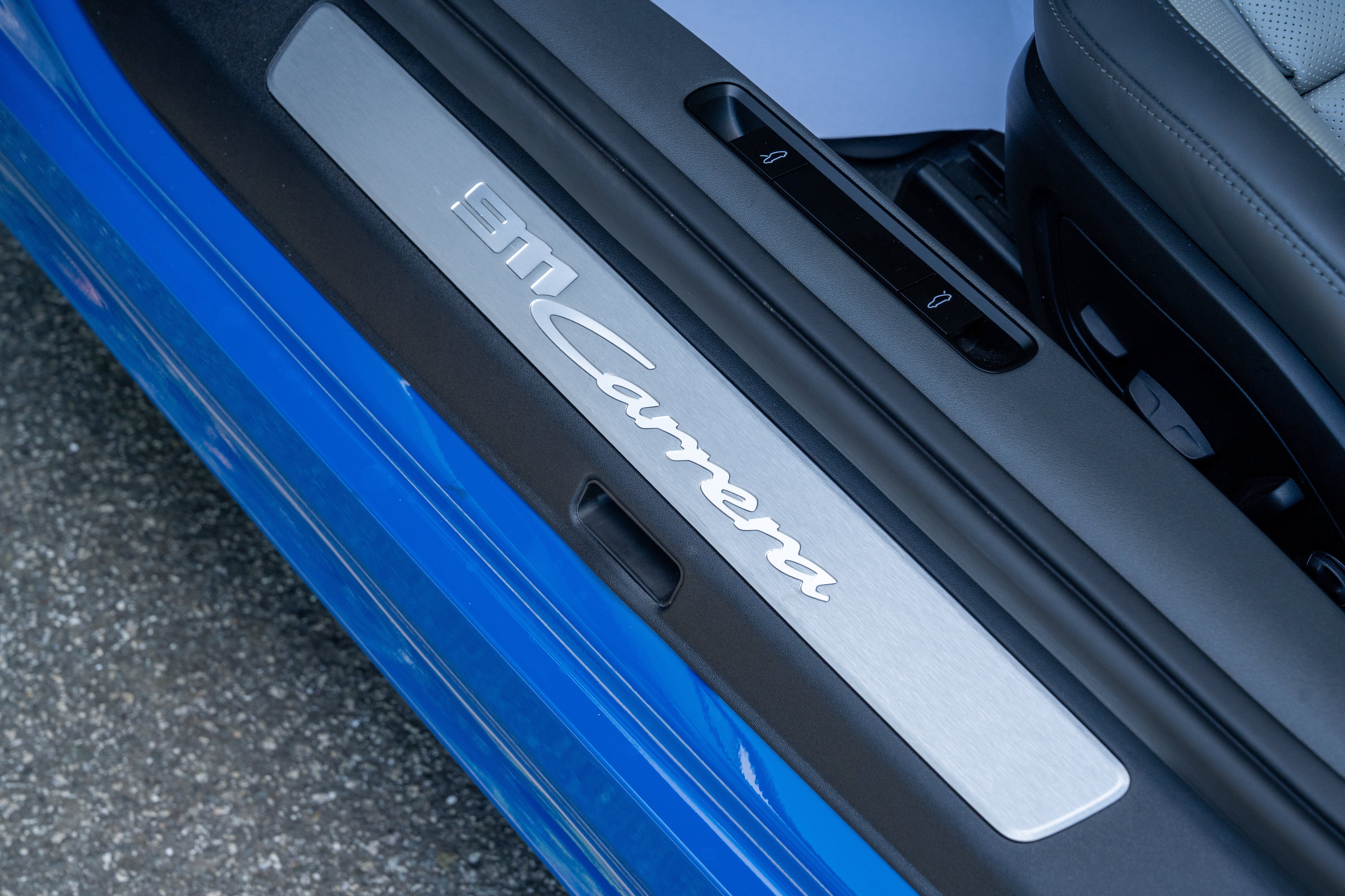 Used 2025 Lugano Blue Porsche Carrera image 23