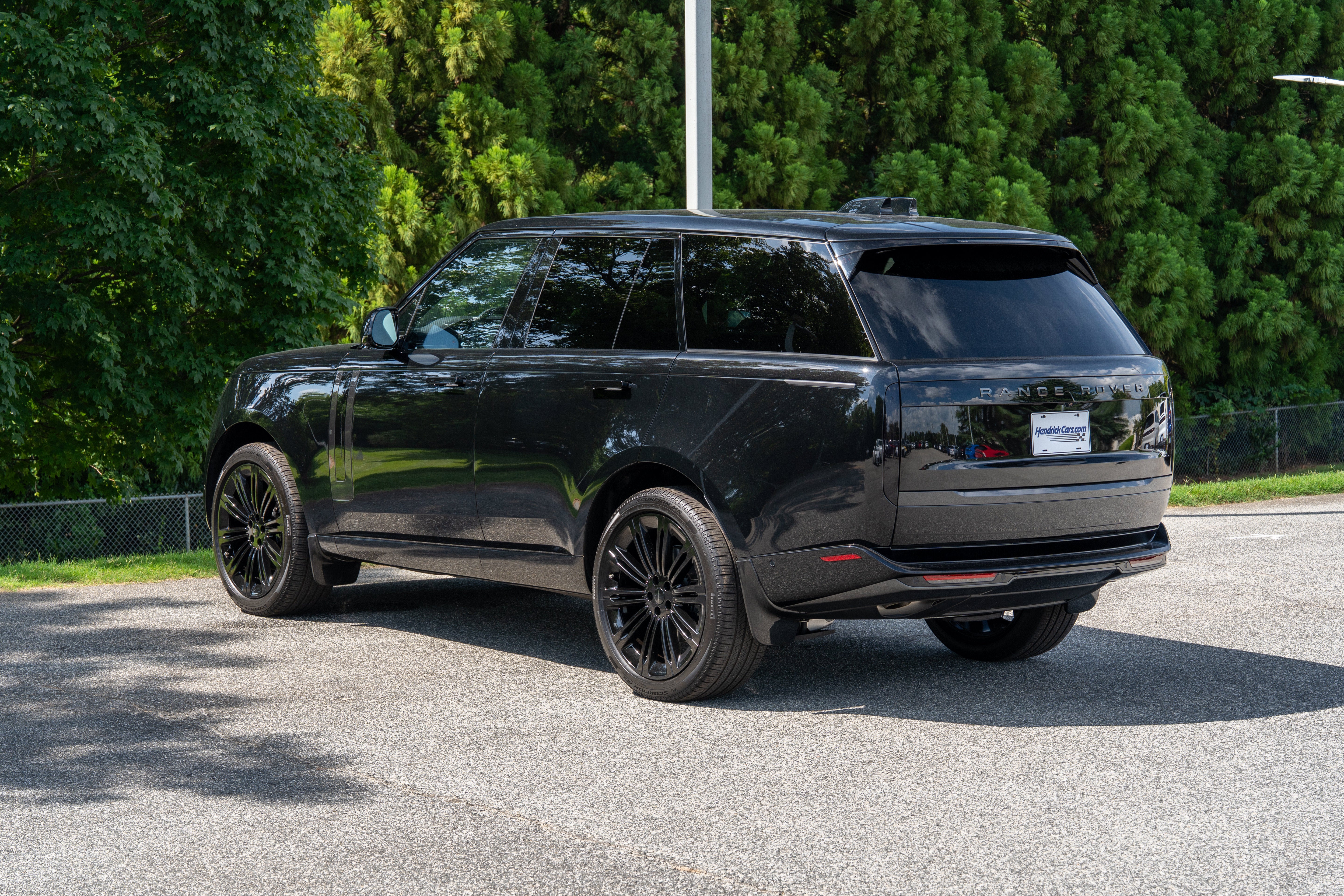 Used 2026 Santorini Black Metallic Land Rover SE image 6