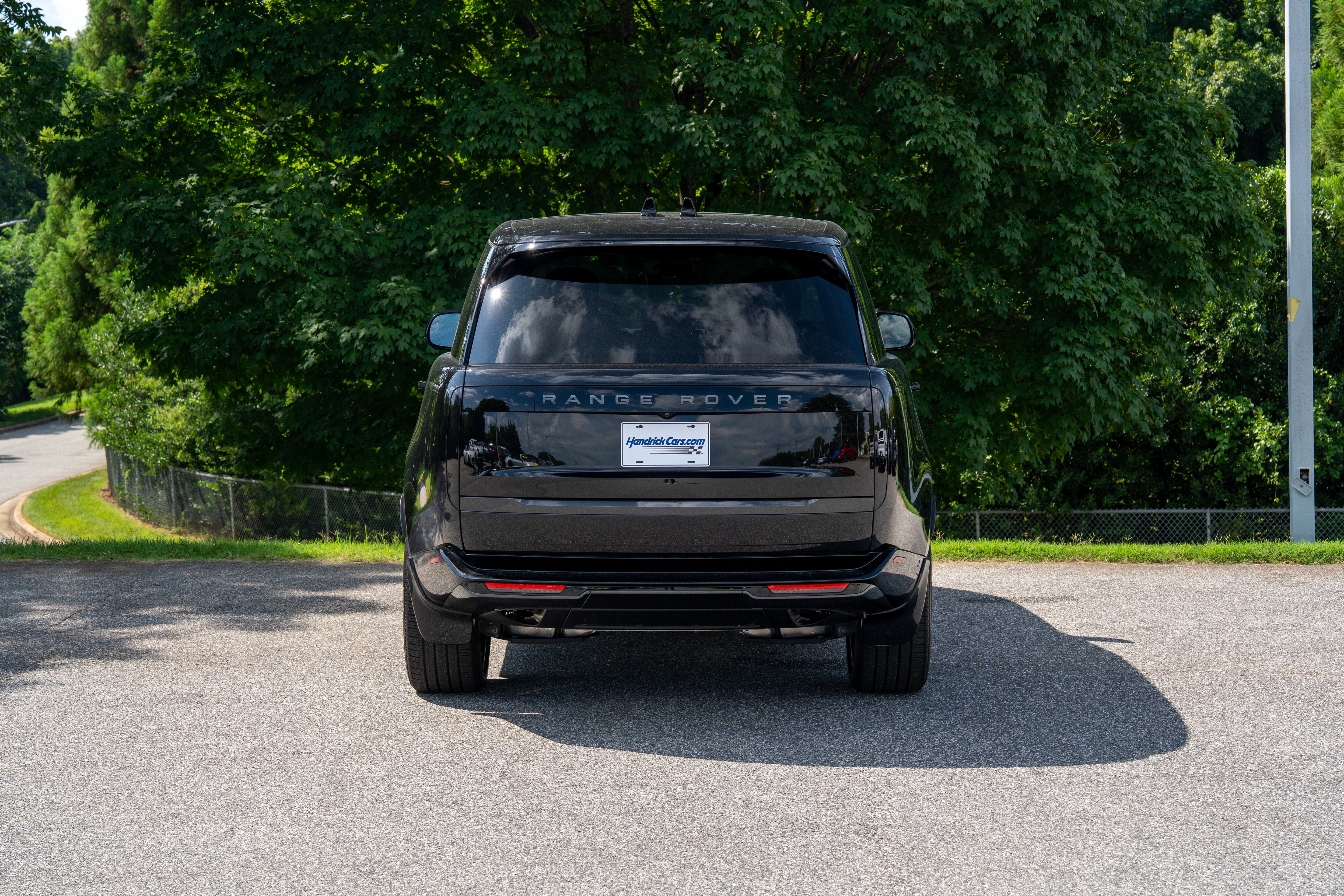 Used 2026 Santorini Black Metallic Land Rover SE image 7