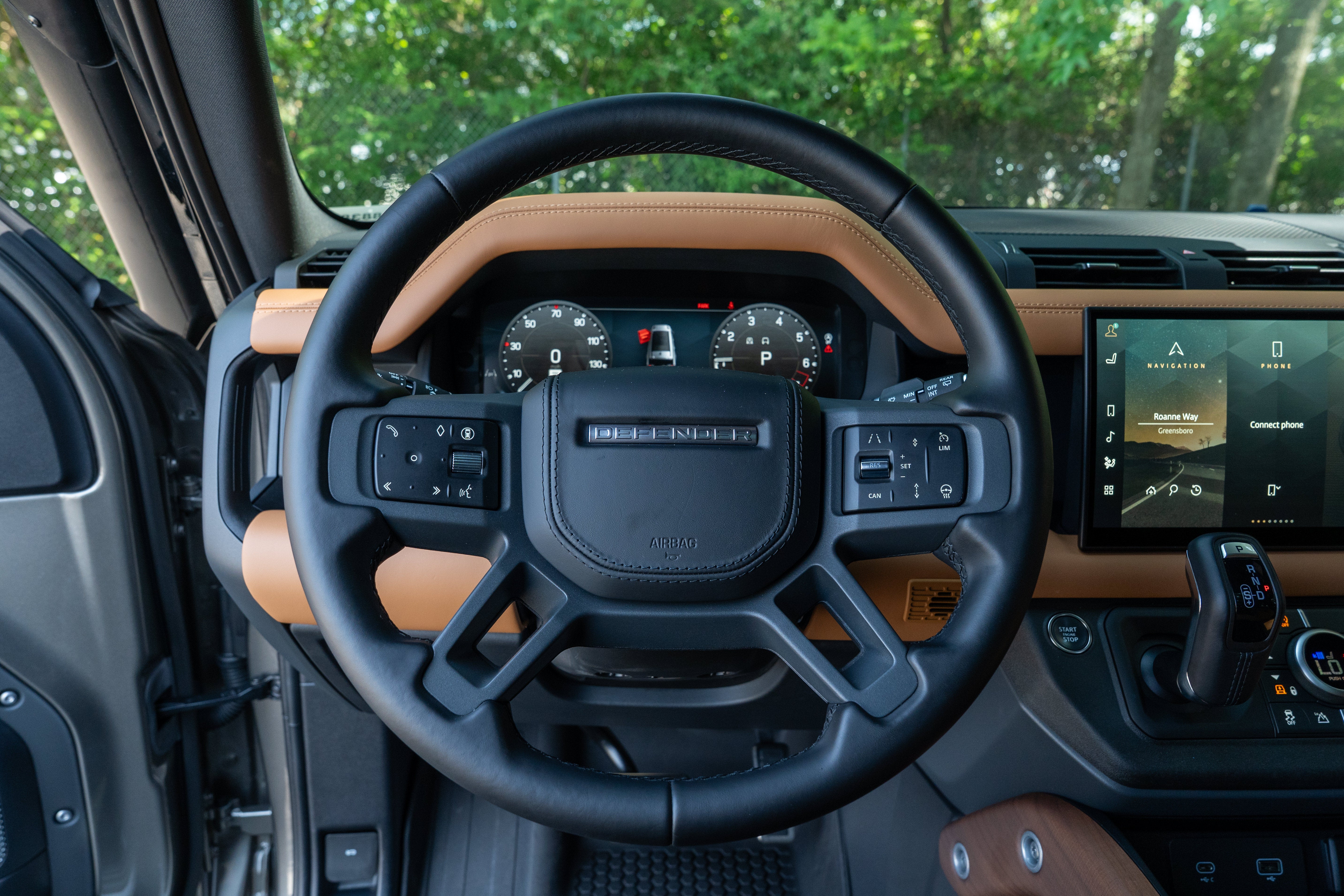 Used 2024 Silicon Silver Premium Metallic Land Rover X image 16
