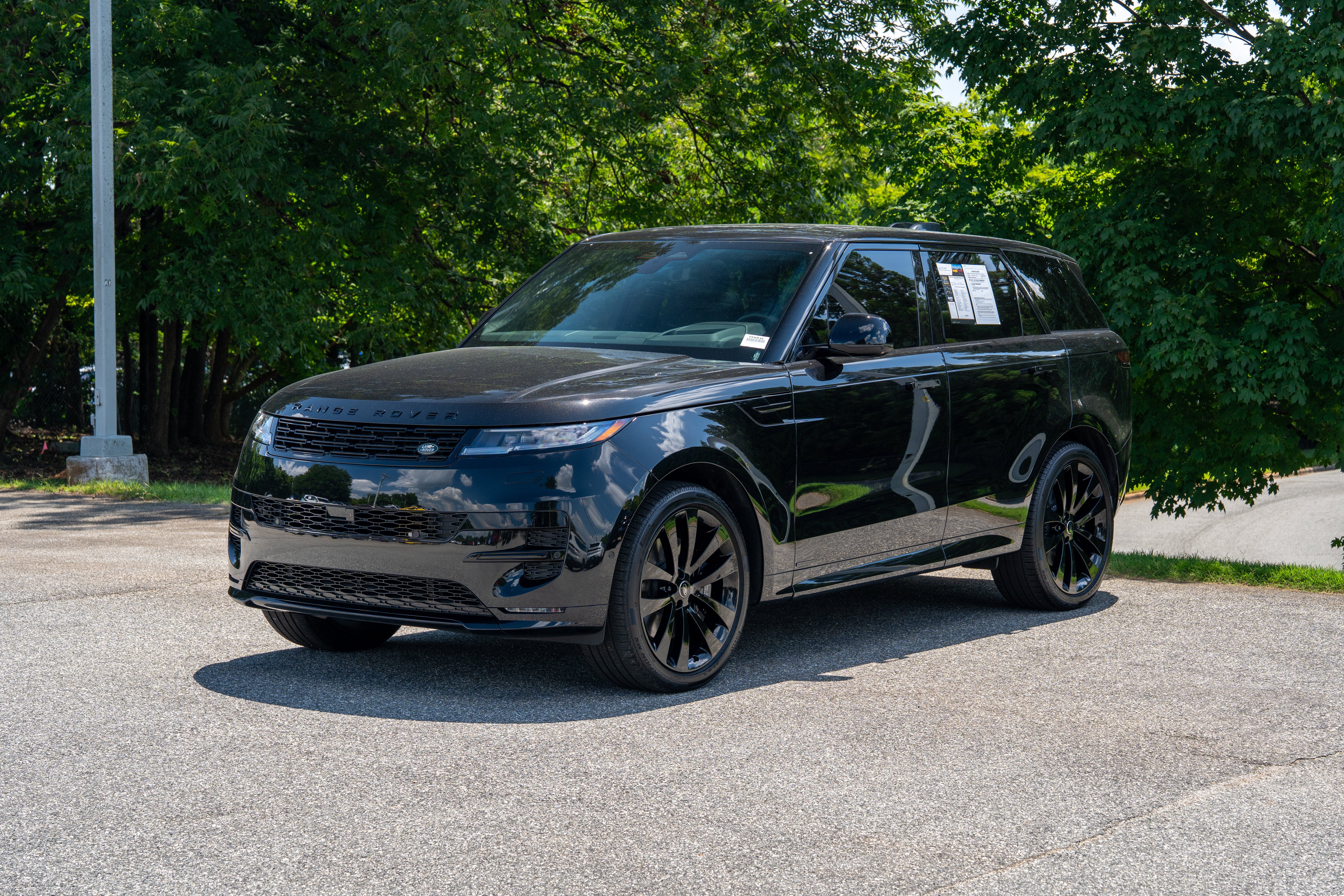 Used 2025 Santorini Black Metallic Land Rover Autobiography image 3