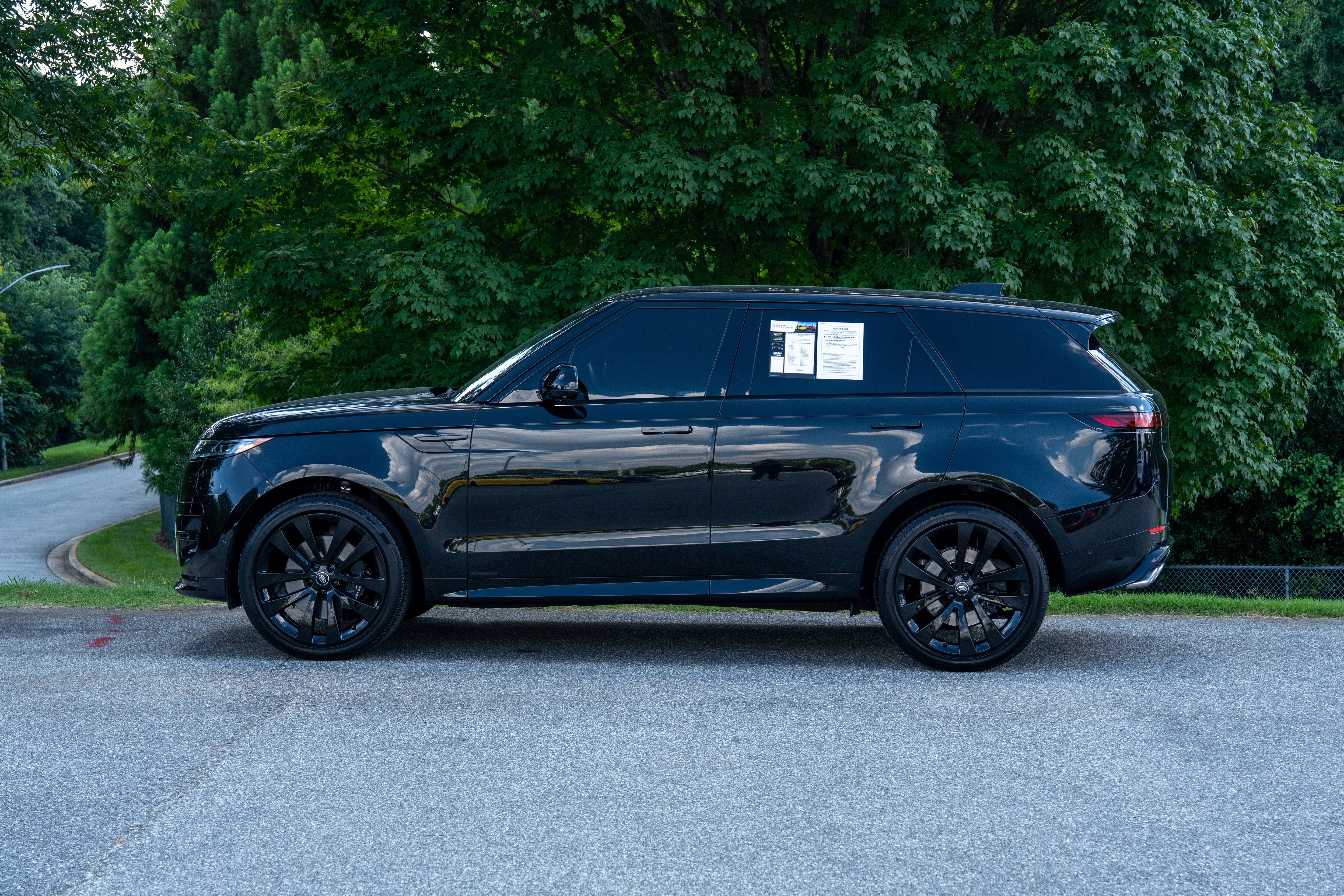 Used 2025 Santorini Black Metallic Land Rover Autobiography image 5