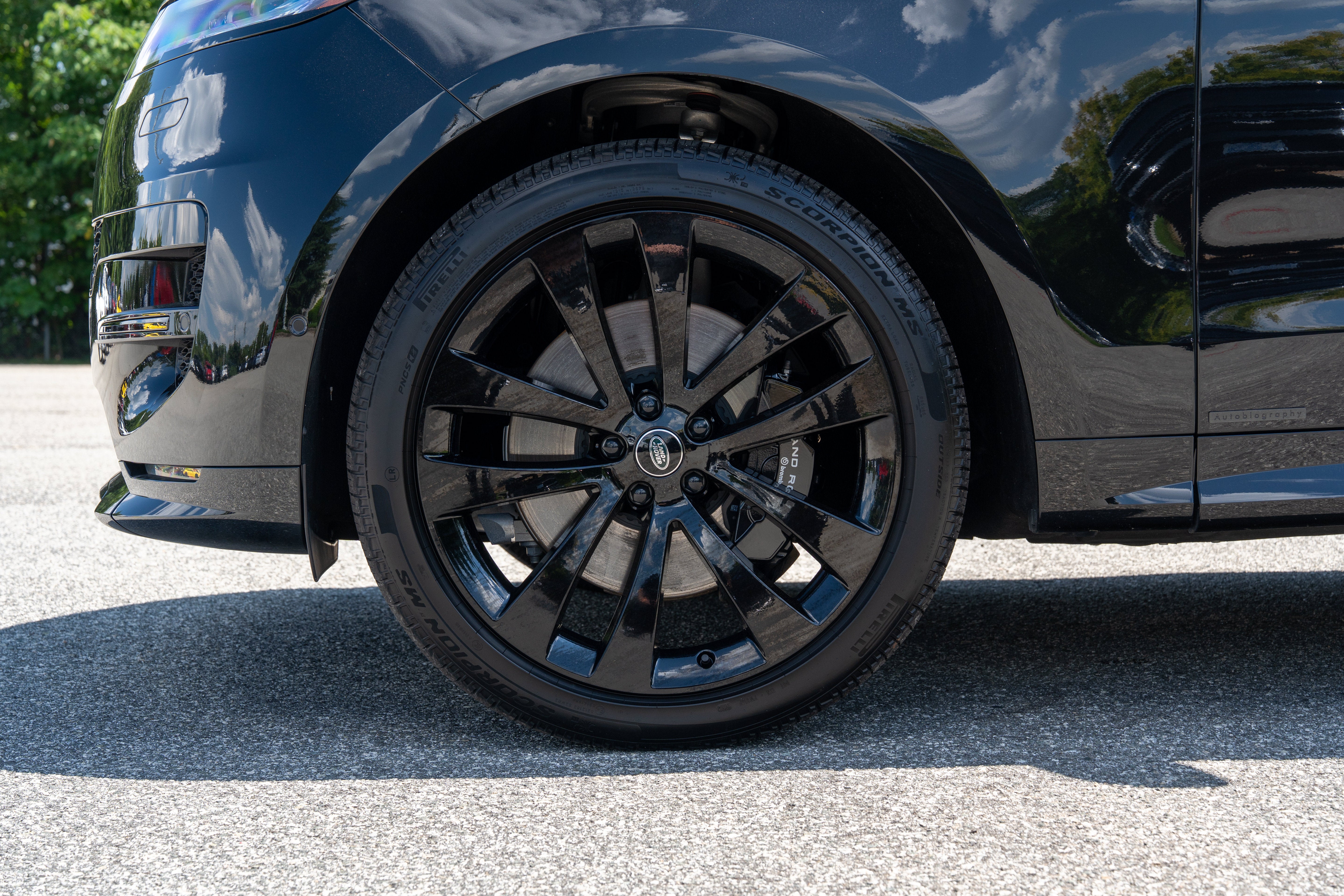Used 2025 Santorini Black Metallic Land Rover Autobiography image 11
